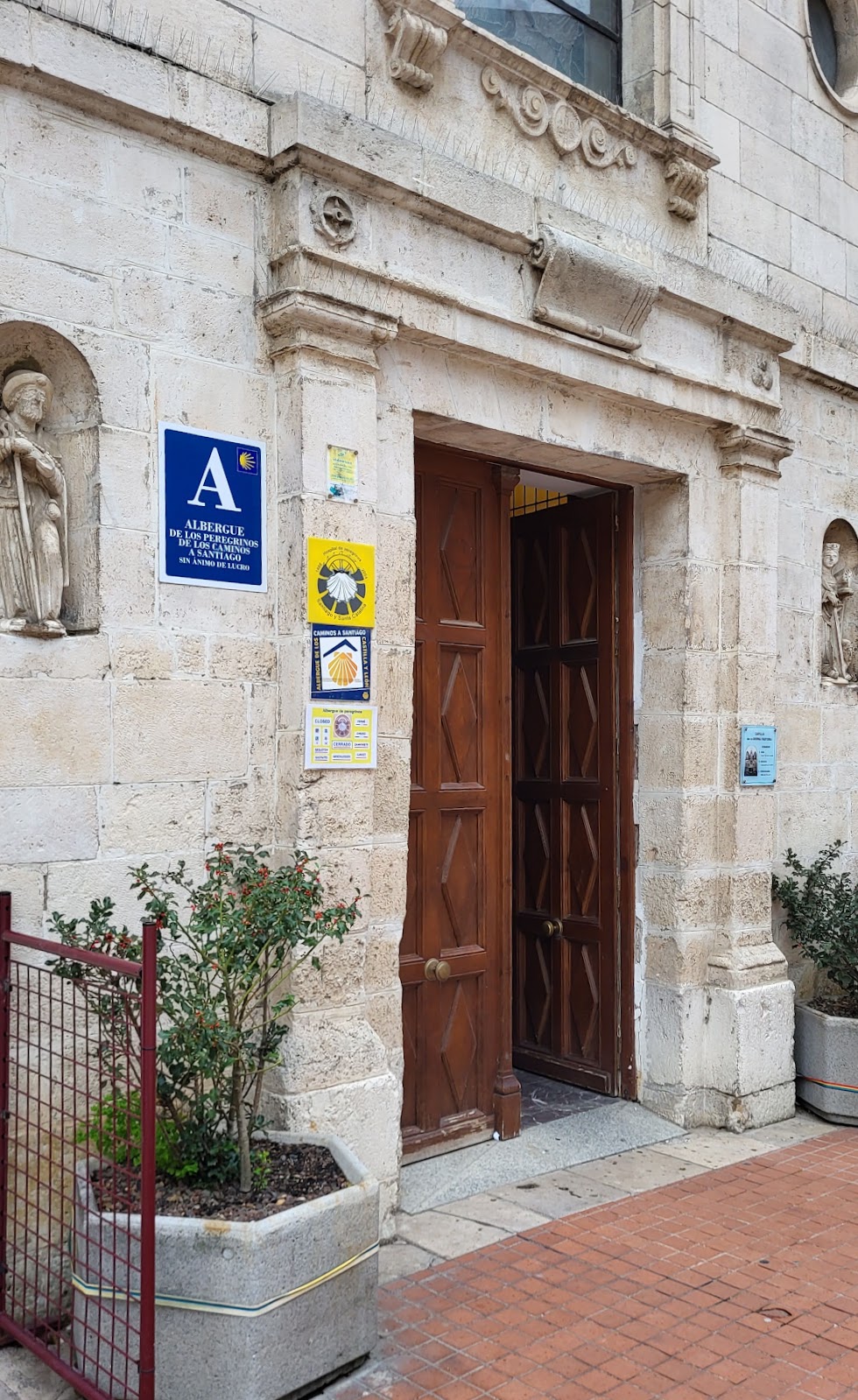 Capilla de la Divina Pastora photo 10, albergue accommodation in Burgos on the Camino Frances