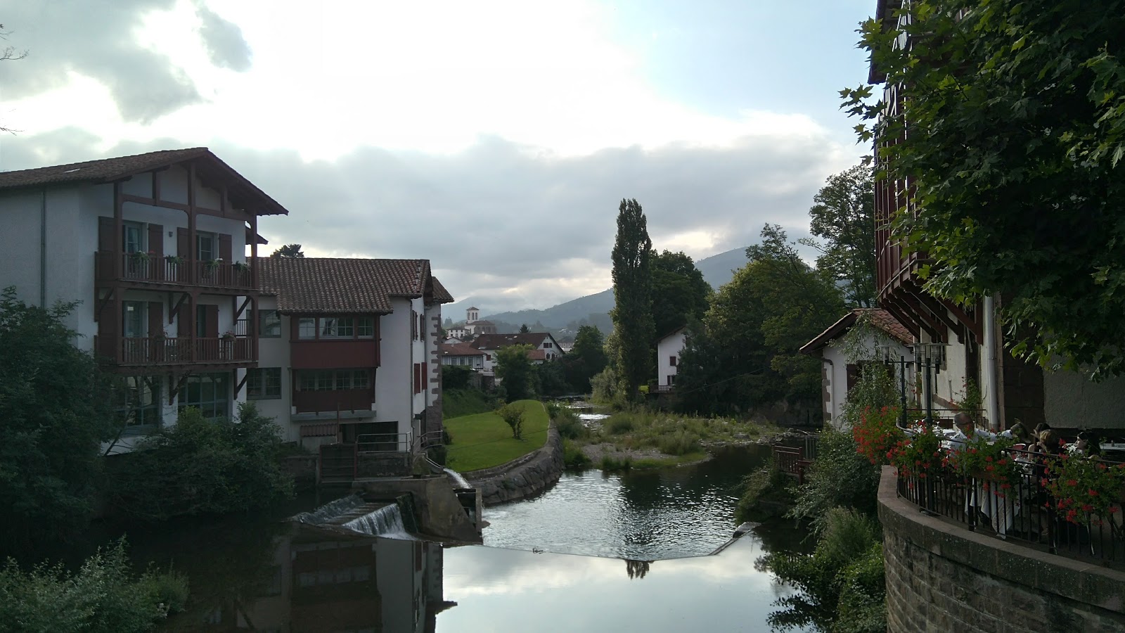 Albergue municipal de Zubiri photo 9, albergue accommodation in Zubiri on the Camino Frances