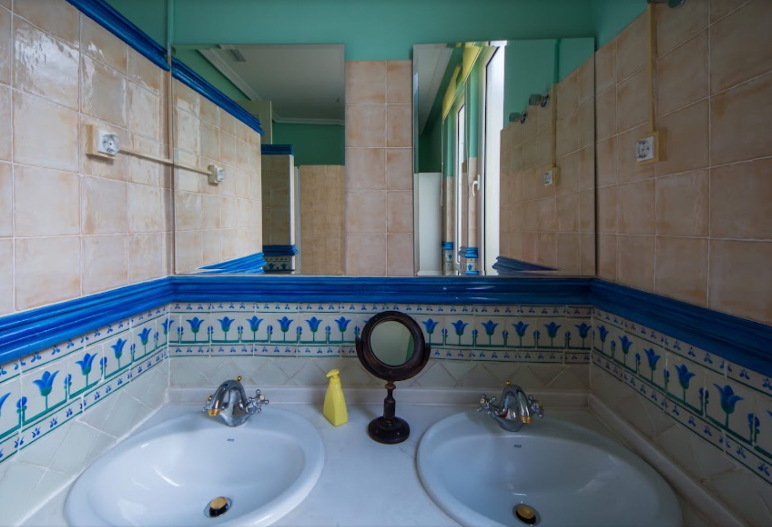 Covent Garden Hostel by gaiarooms photo 3, albergue accommodation in León on the Camino Frances