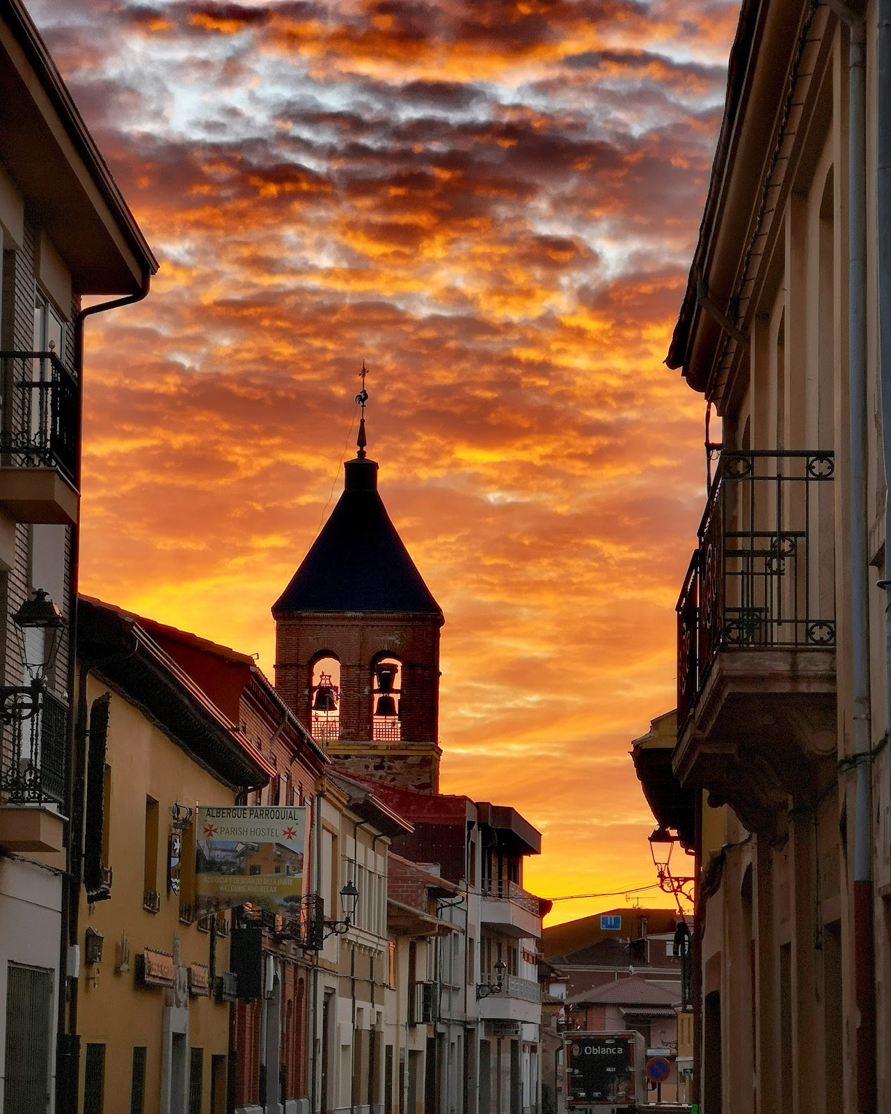 DORMERO Albergue San Miguel Hospital de Orbigo, albergue accommodation in Hospital de Orbigo on the Camino Frances