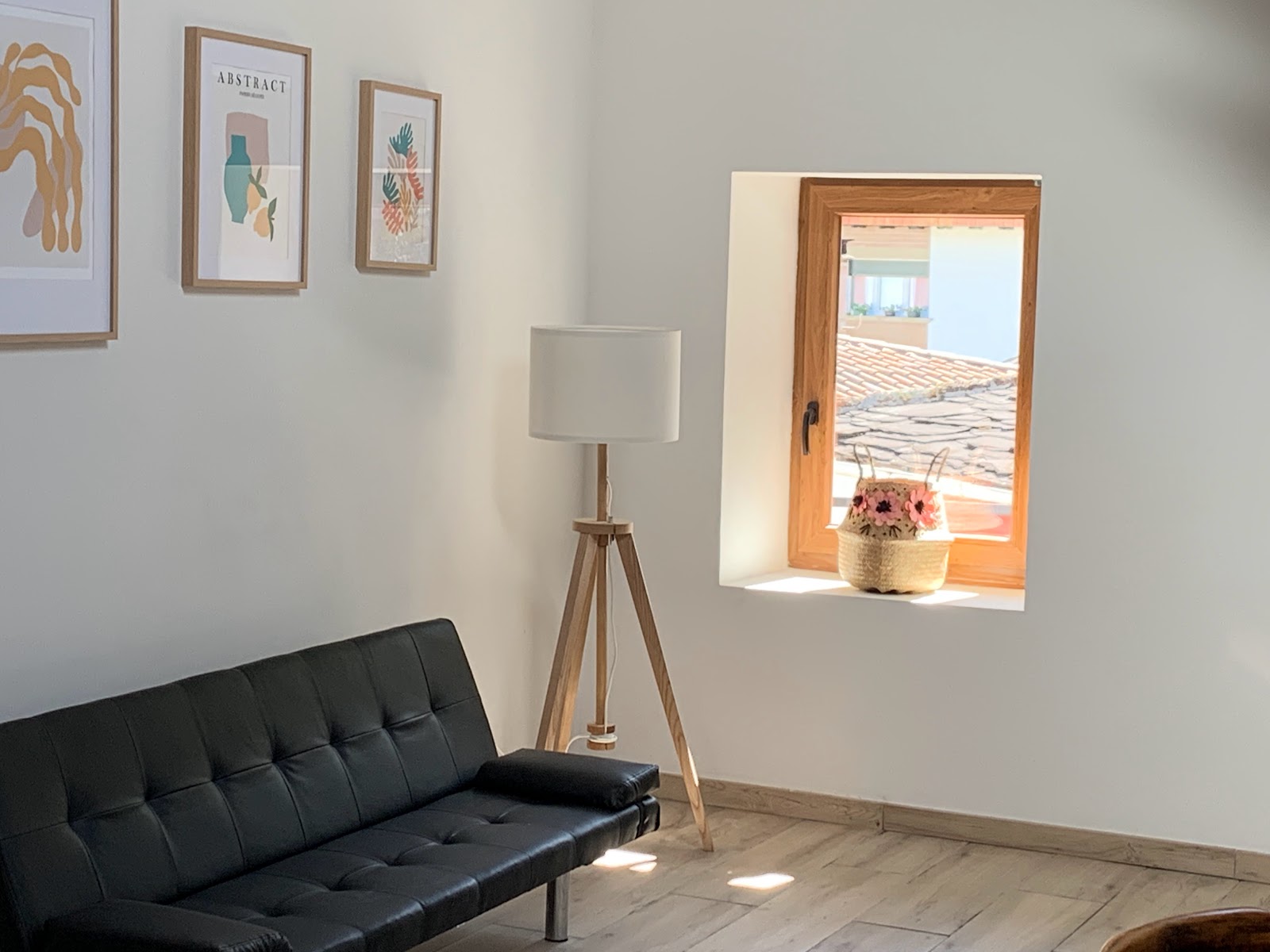 Casa Karrikaburu, apartment accommodation in Valcarlos on the Camino Frances
