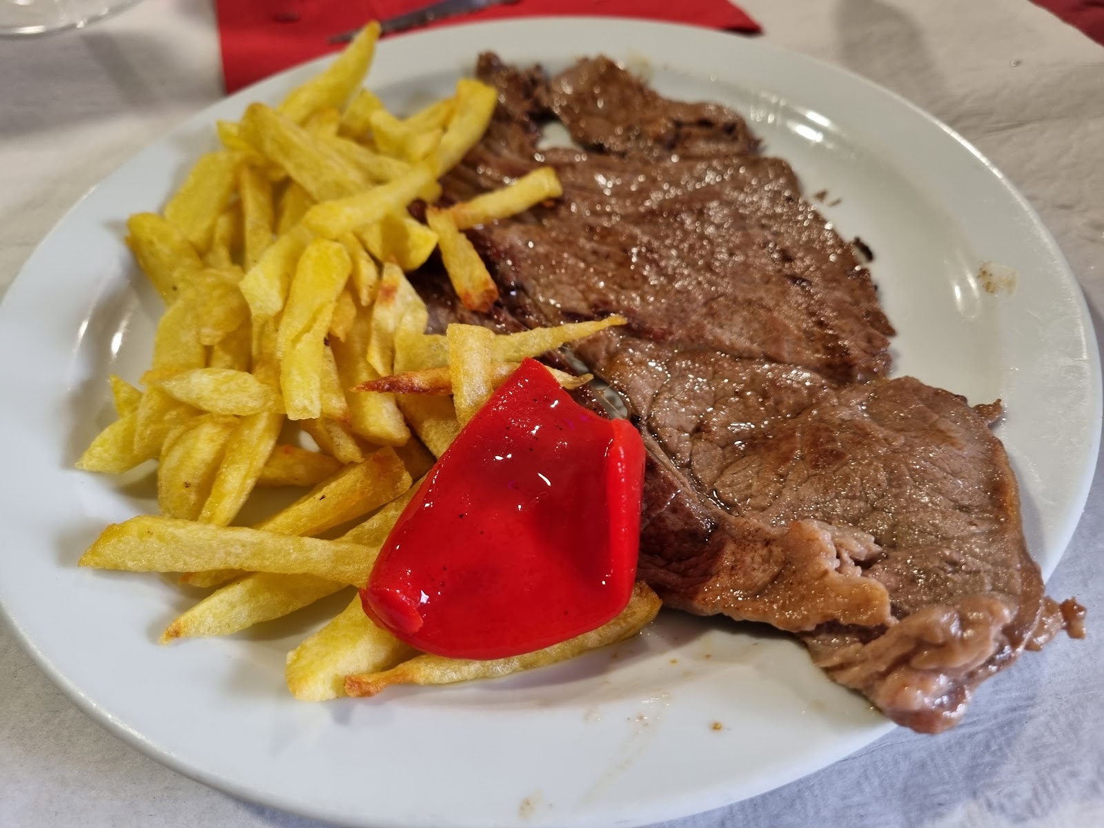 Hostal y Restaurante El Peregrino photo 6, pension accommodation in El Burgo Ranero on the Camino Frances