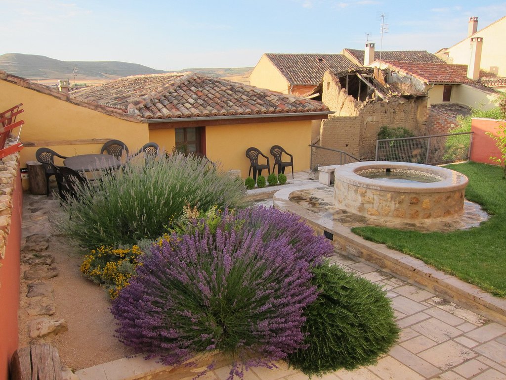 Albergue Ultreia Castrojeriz, albergue accommodation in Castrojeriz on the Camino Frances