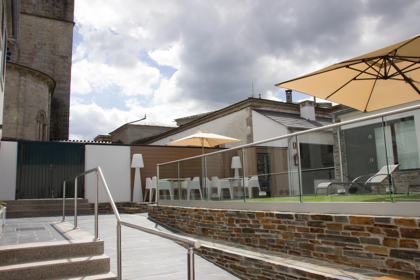 Hotel, pension accommodation in Portomarin on the Camino Frances