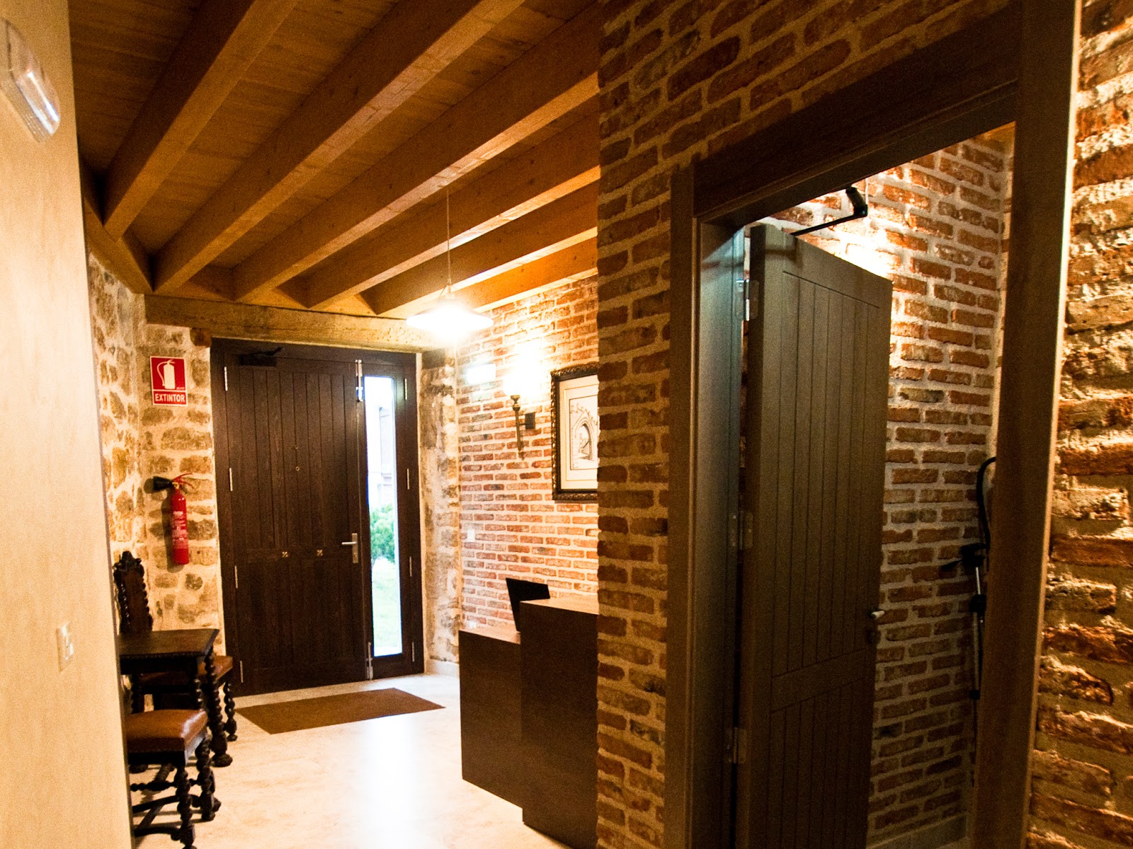 Hotel La Casa de Beli, hotel accommodation in Tardajos on the Camino Frances