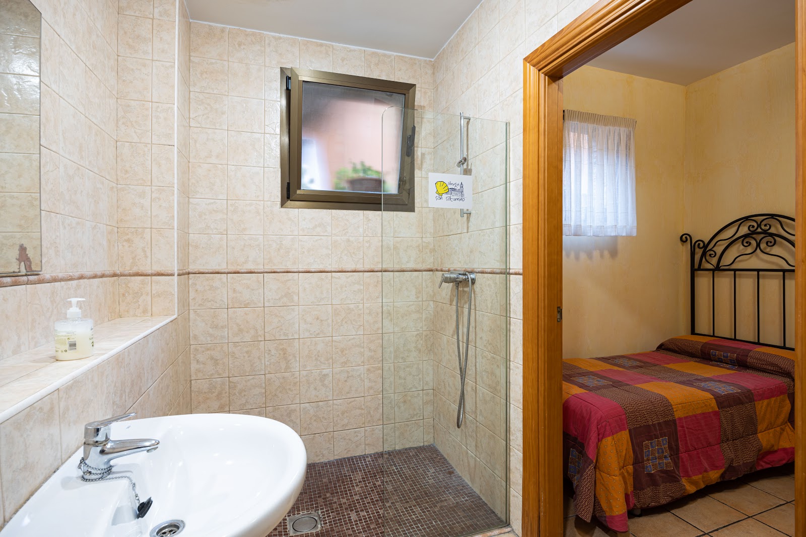 Albergue San Saturnino photo 3, albergue accommodation in Ventosa on the Camino Frances