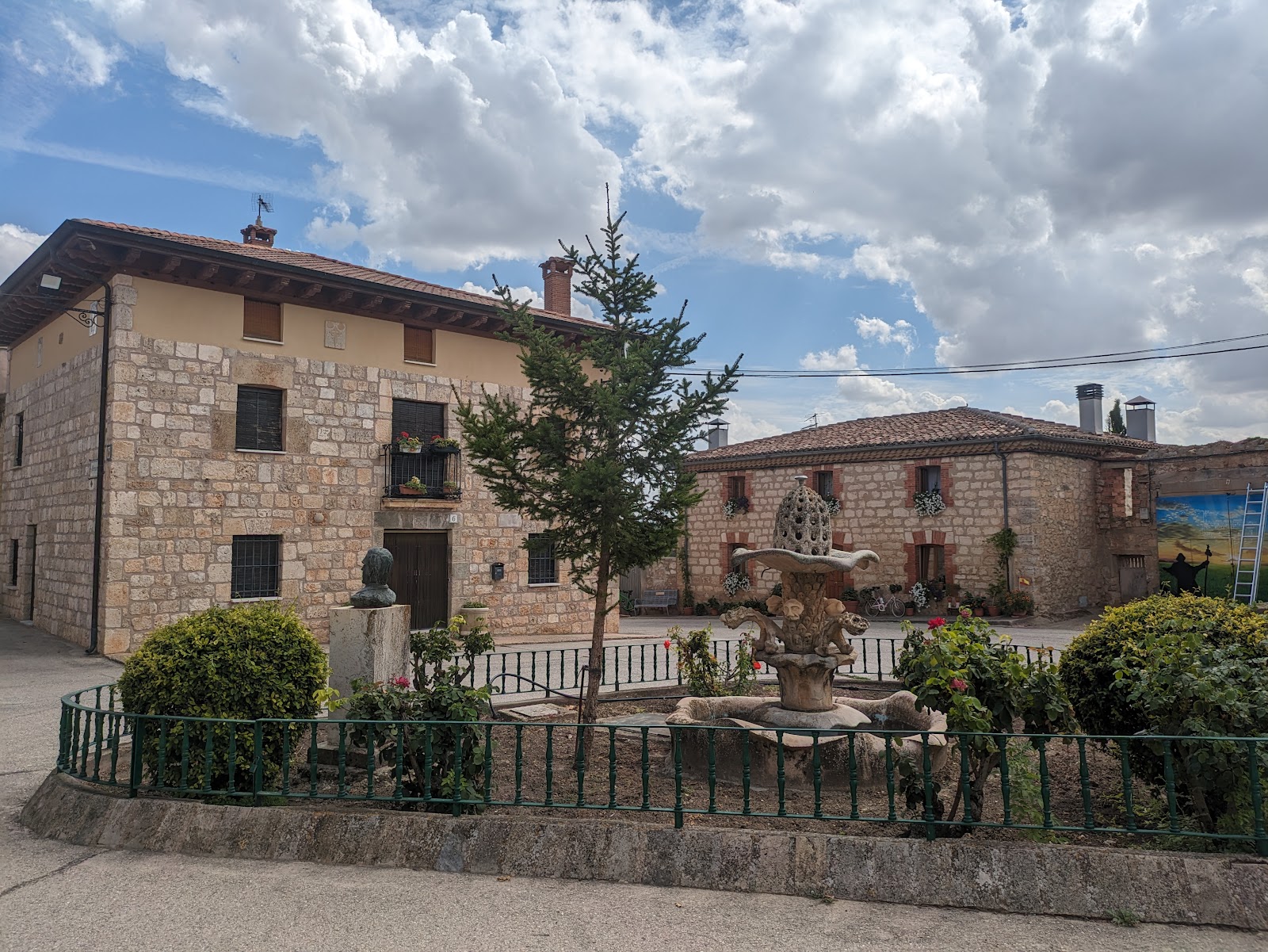 Albergue Santa Marina y Santiago photo 8, albergue accommodation in Rabé de las Calzadas on the Camino Frances