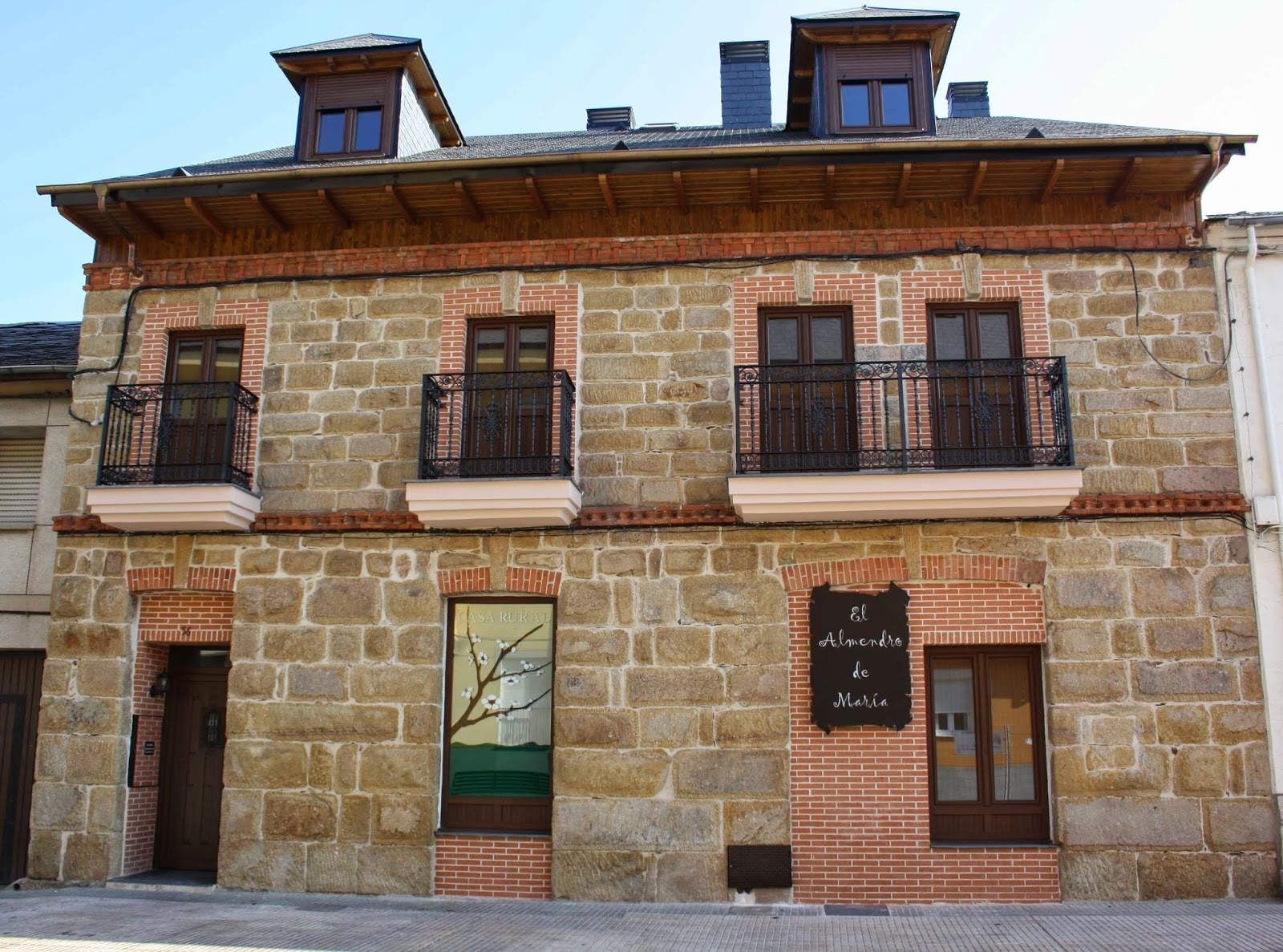 El Almendro De María photo 14, accommodation listing in Columbrianos on the Camino Frances
