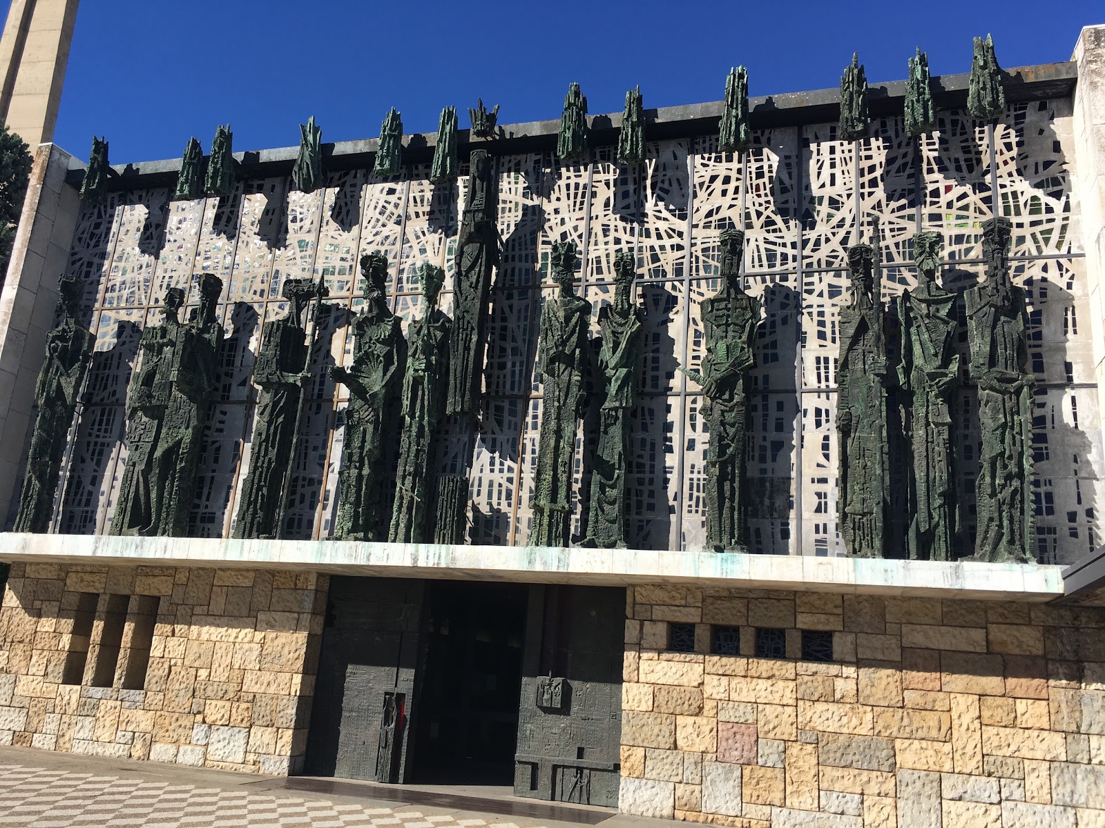 Hostal Plaza, pension accommodation in La Virgen del Camino on the Camino Frances