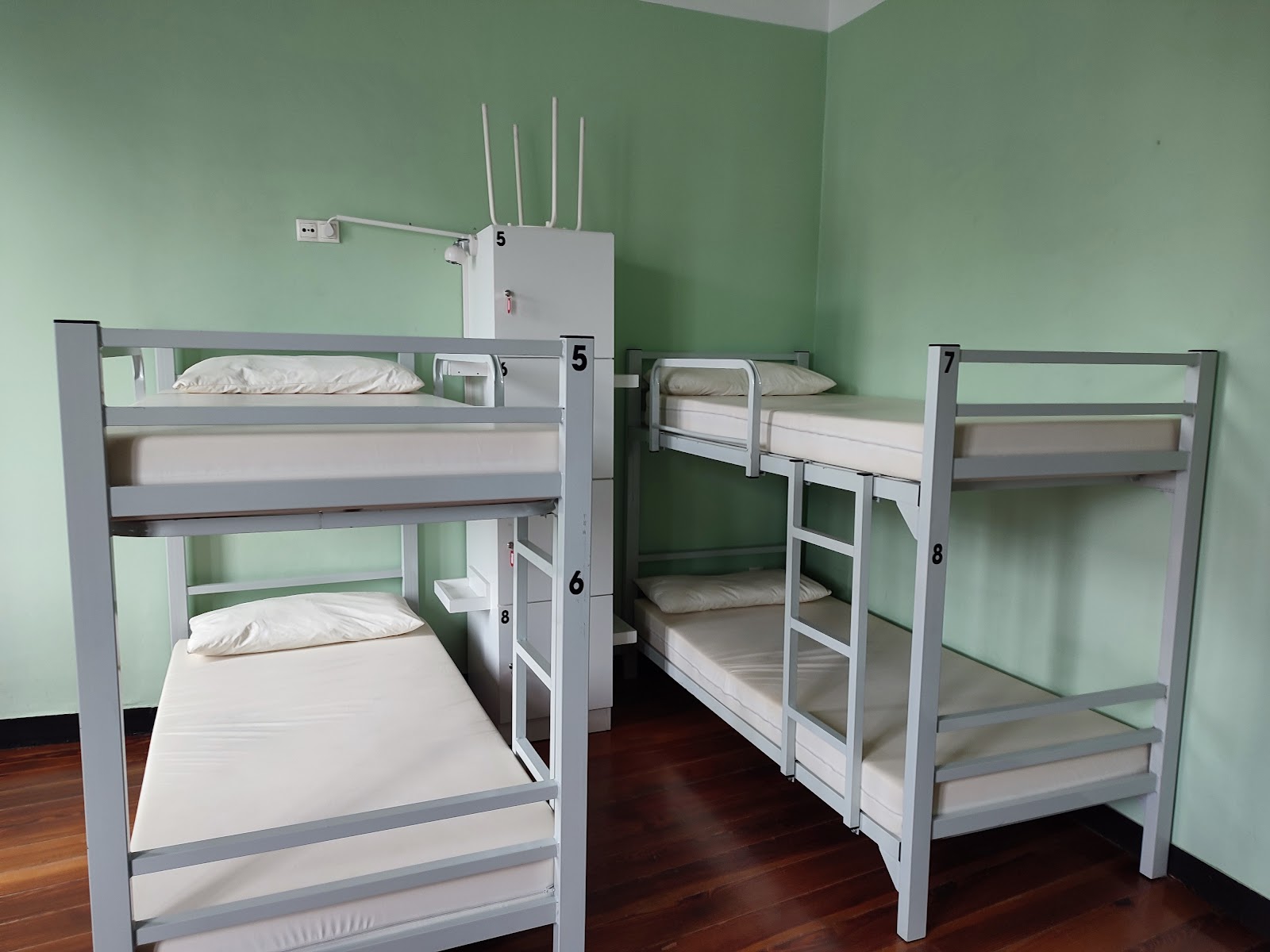 Albergue O Cruceiro photo 2, albergue accommodation in Melide on the Camino Frances