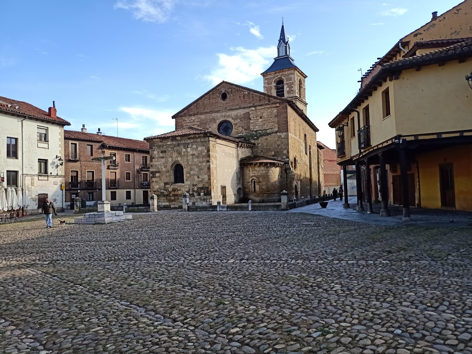 Albergue at the Benedictine Sisters Convent photo 4, albergue accommodation in León on the Camino Frances