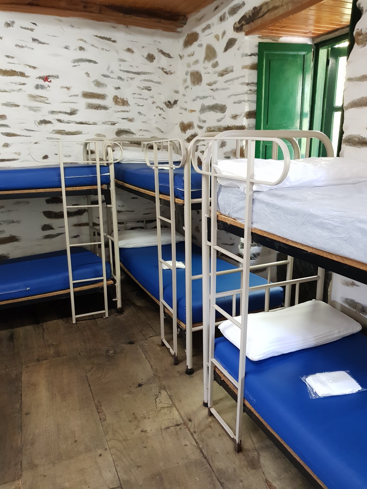 Albergue Aitzenea photo 5, albergue accommodation in Triacastela on the Camino Frances