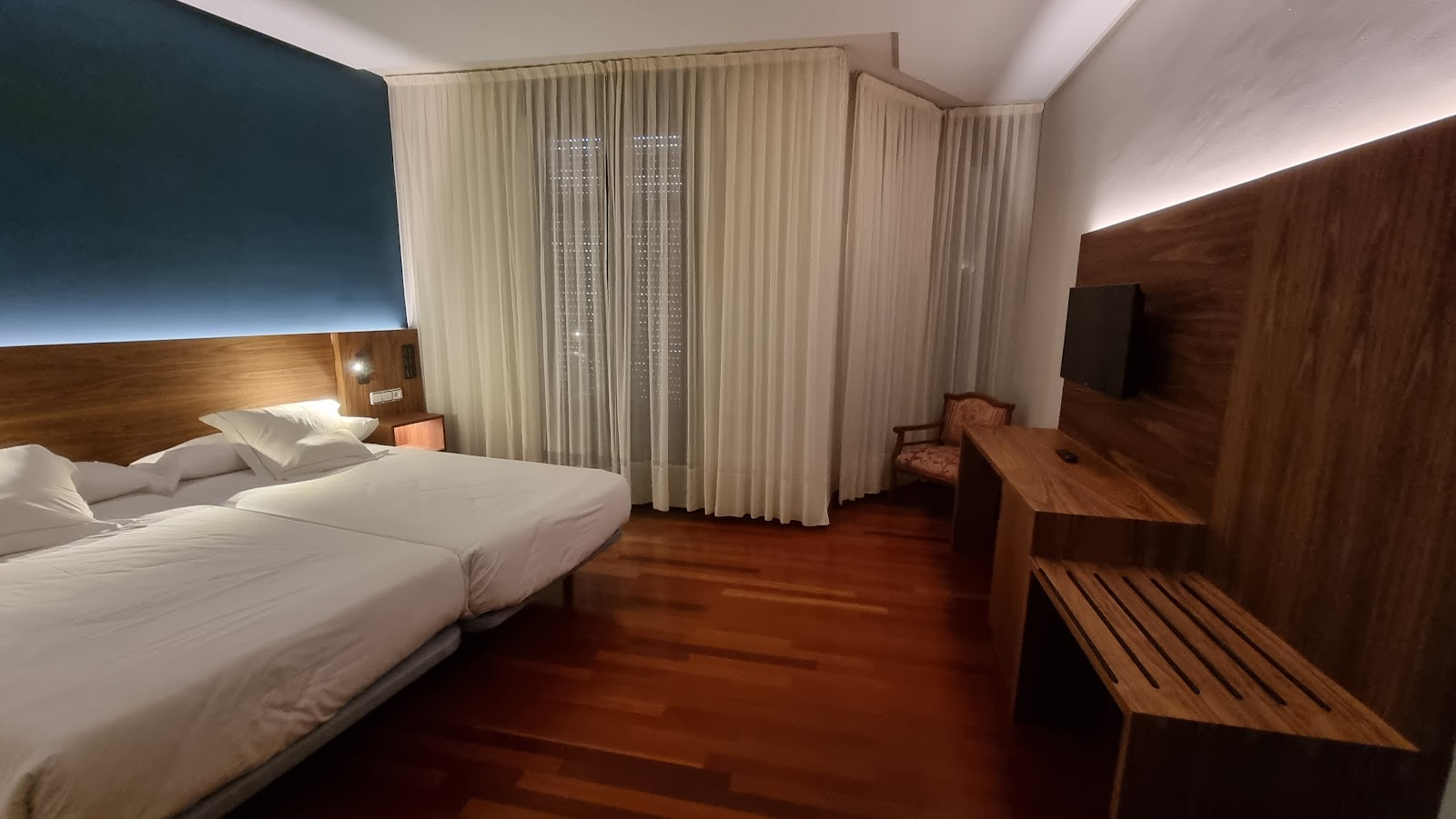 Leon Hotel Spa Paris photo 2, hotel accommodation in León on the Camino Frances