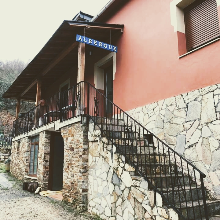 El rincón de Pin, albergue accommodation in Ruitelán on the Camino Frances