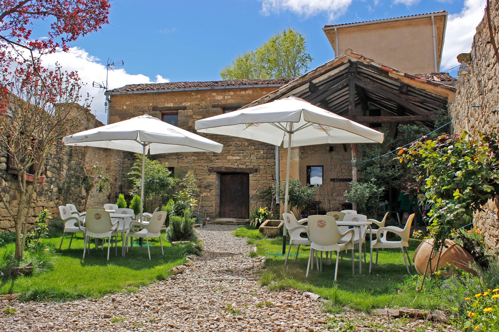 Albergue Sansol, albergue accommodation in Sansol on the Camino Frances