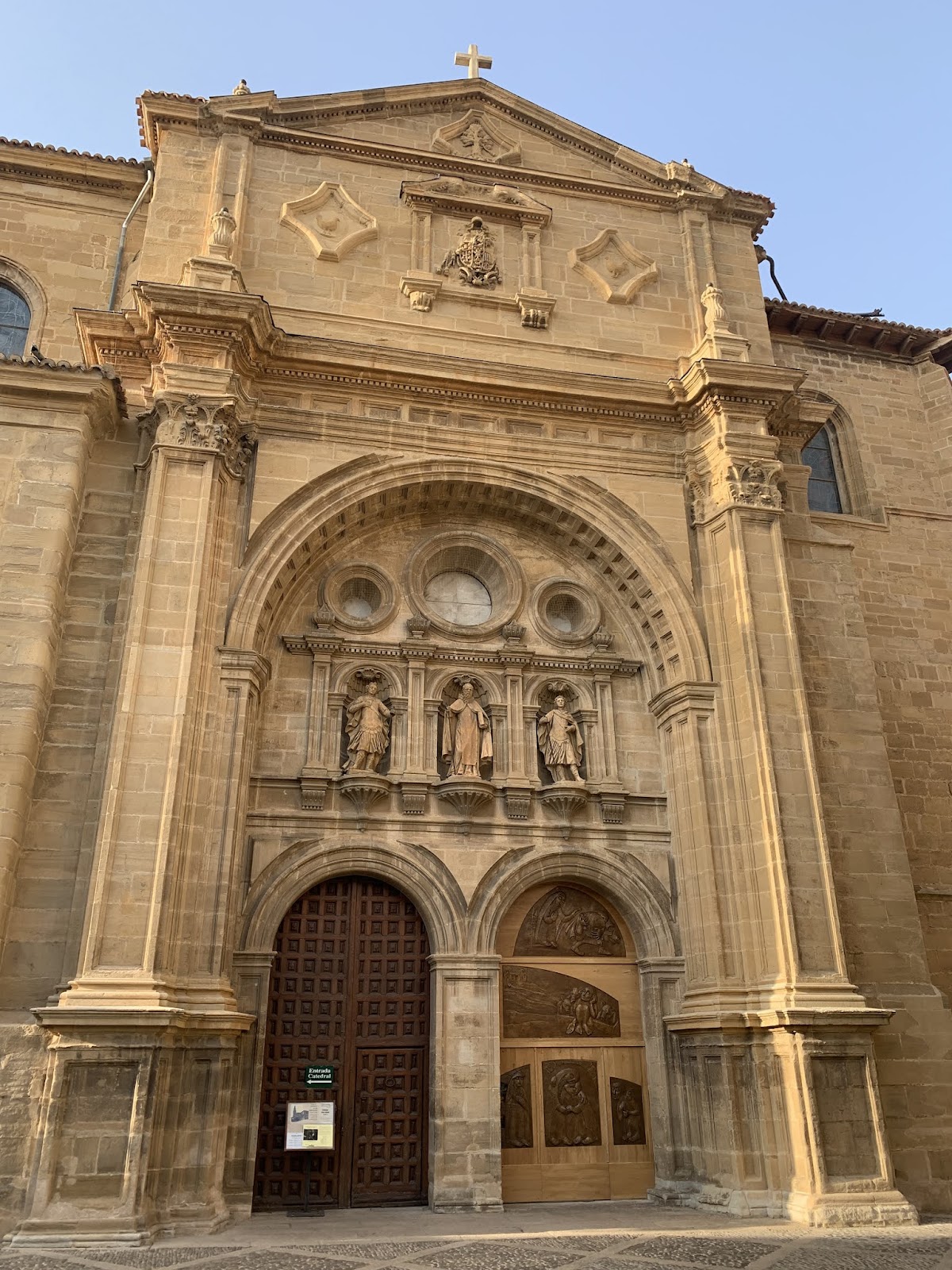 Pensión San Pedro, offering accommodation in shared or private rooms, all en-suite. photo 4, pension accommodation in Viana on the Camino Frances