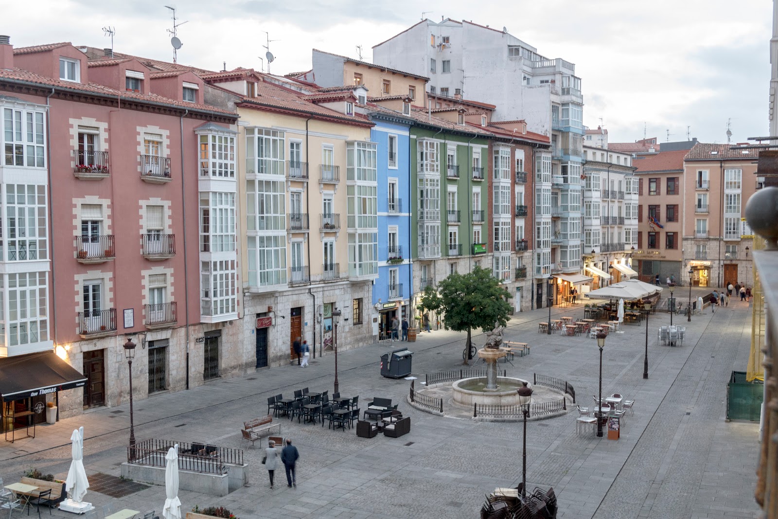 Hostel Catedral Burgos, albergue accommodation in Burgos on the Camino Frances