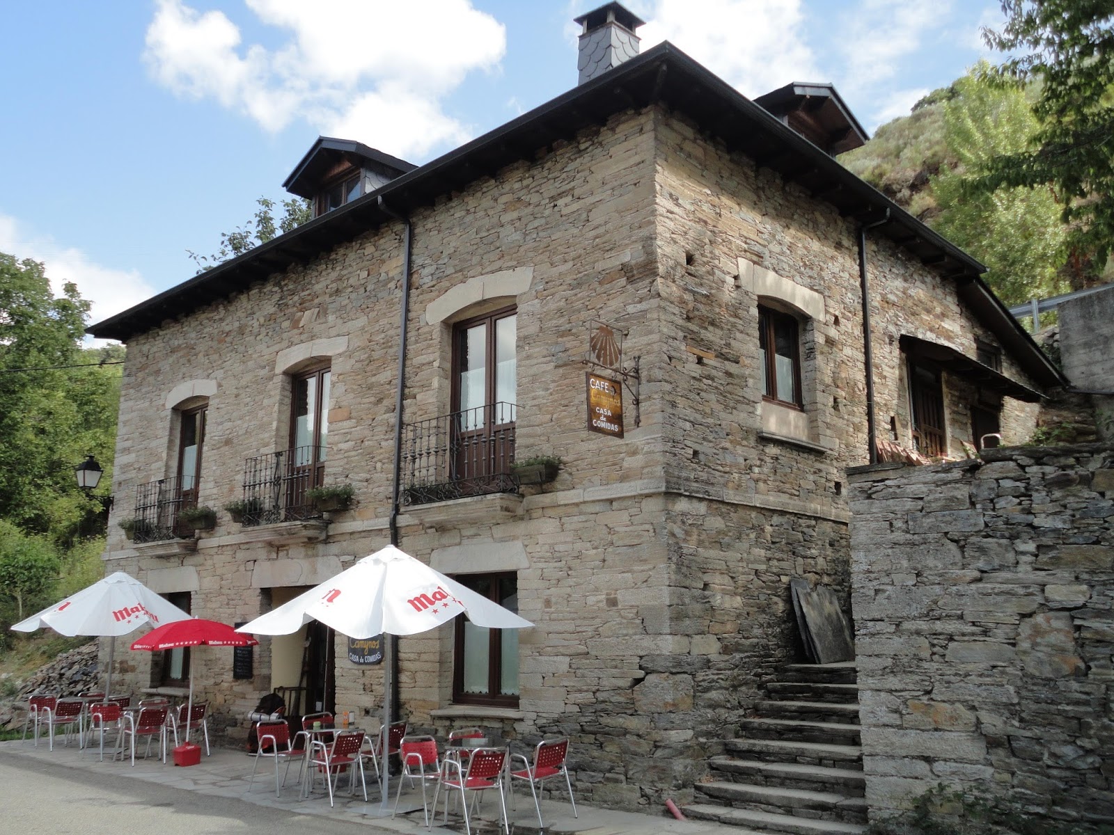 Camynos, albergue accommodation in Ambasmestas on the Camino Frances