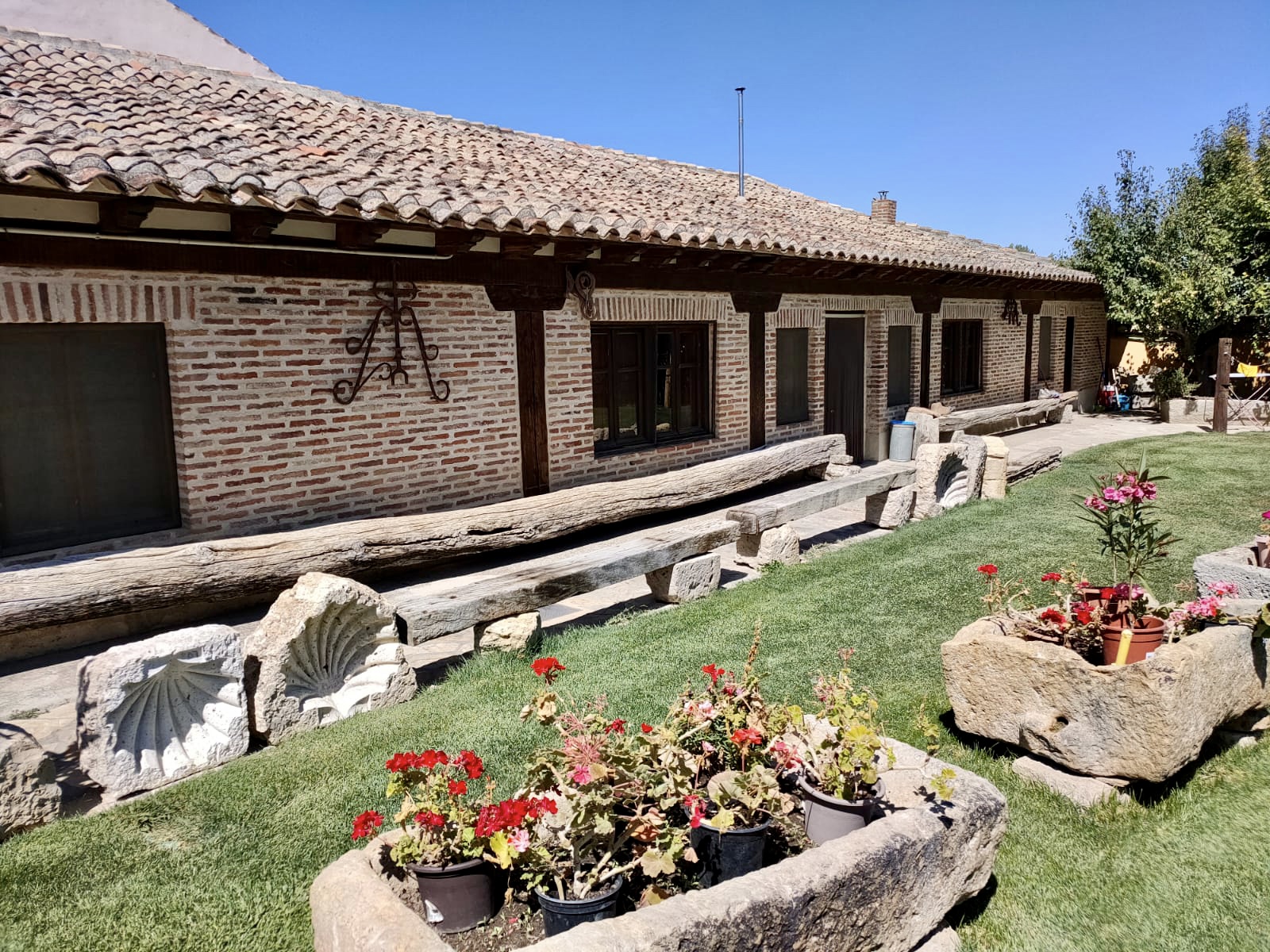 Albergue En El Camino0415 photo 6, albergue accommodation in Boadilla del Camino on the Camino Frances