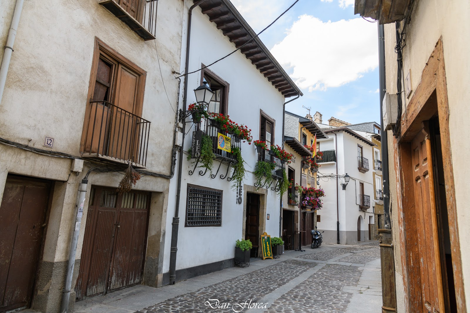Albergue Leo, albergue accommodation in Villafranca del Bierzo on the Camino Frances