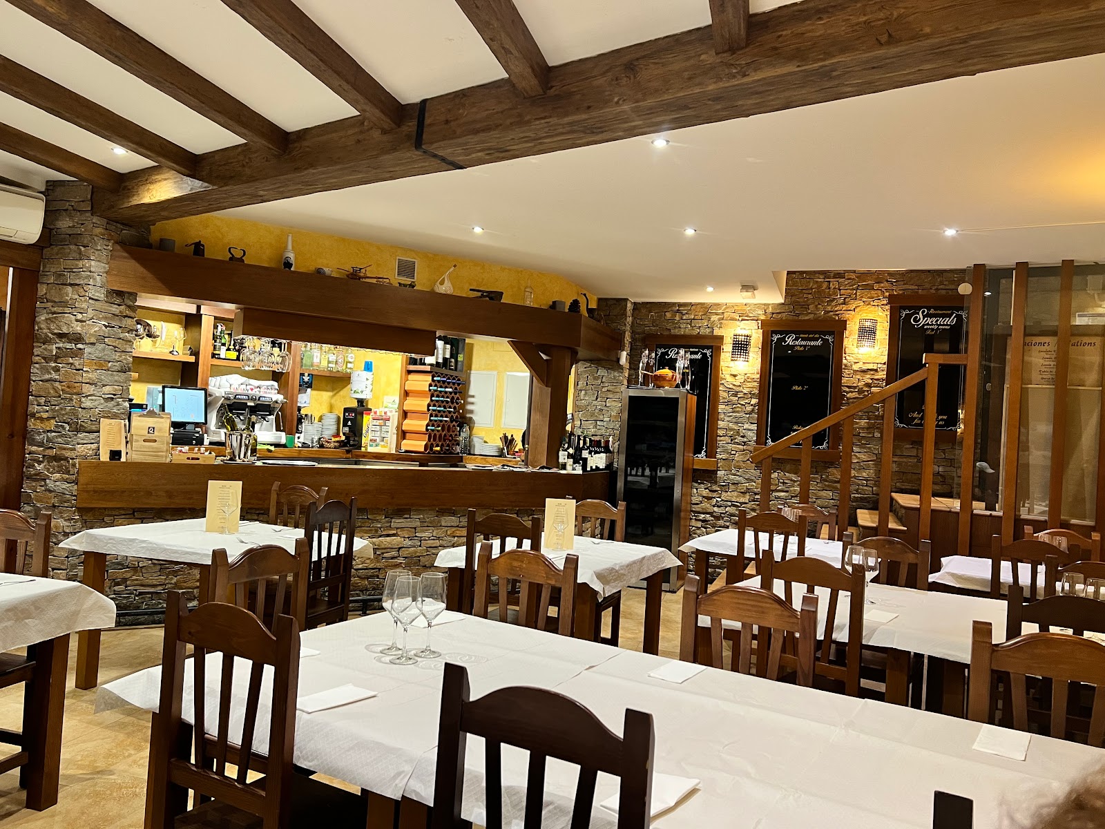Albergue Restaurante Castro photo 4, albergue accommodation in Palas de Rei on the Camino Frances
