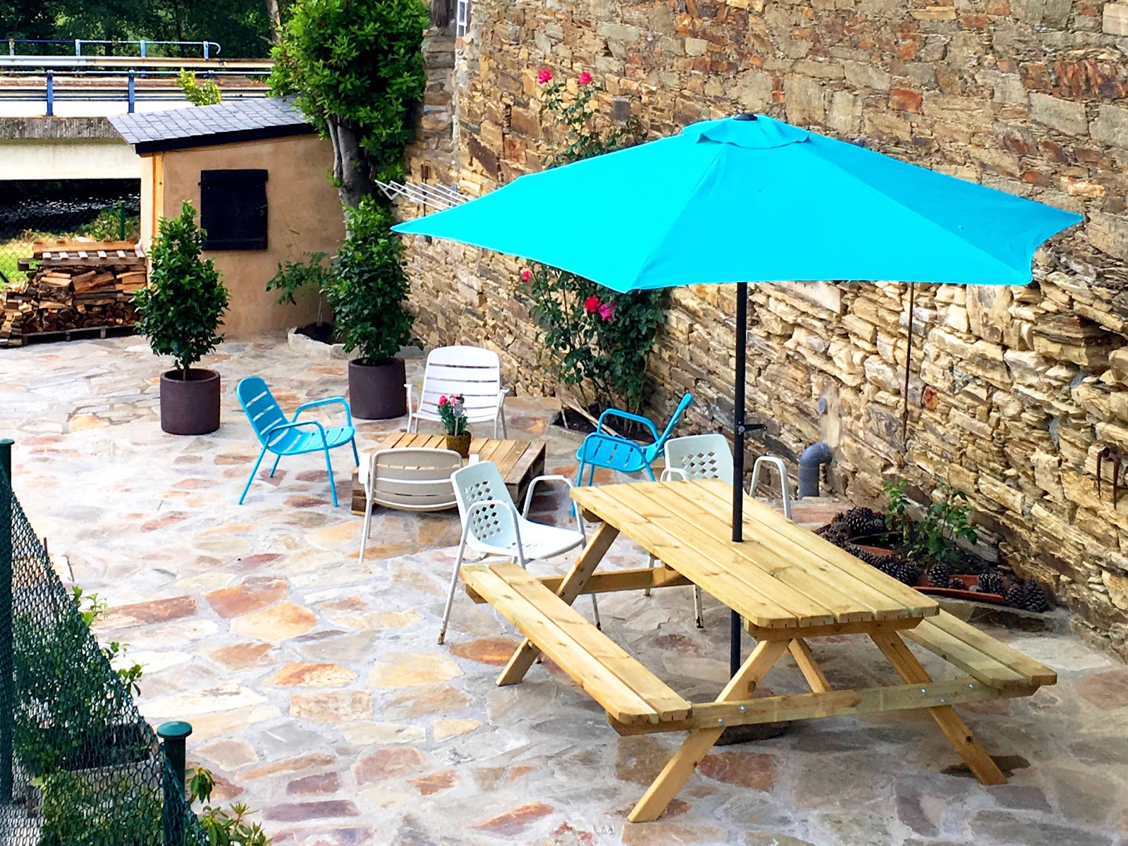 Albergue Casa Susi, albergue accommodation in Trabadelo on the Camino Frances