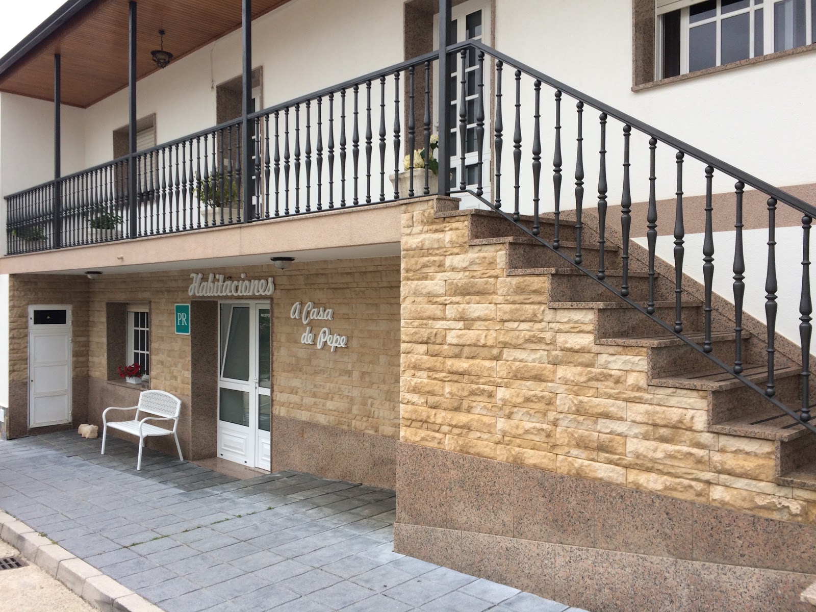 Habitaciones A casa de Pepe, pension accommodation in Triacastela on the Camino Frances