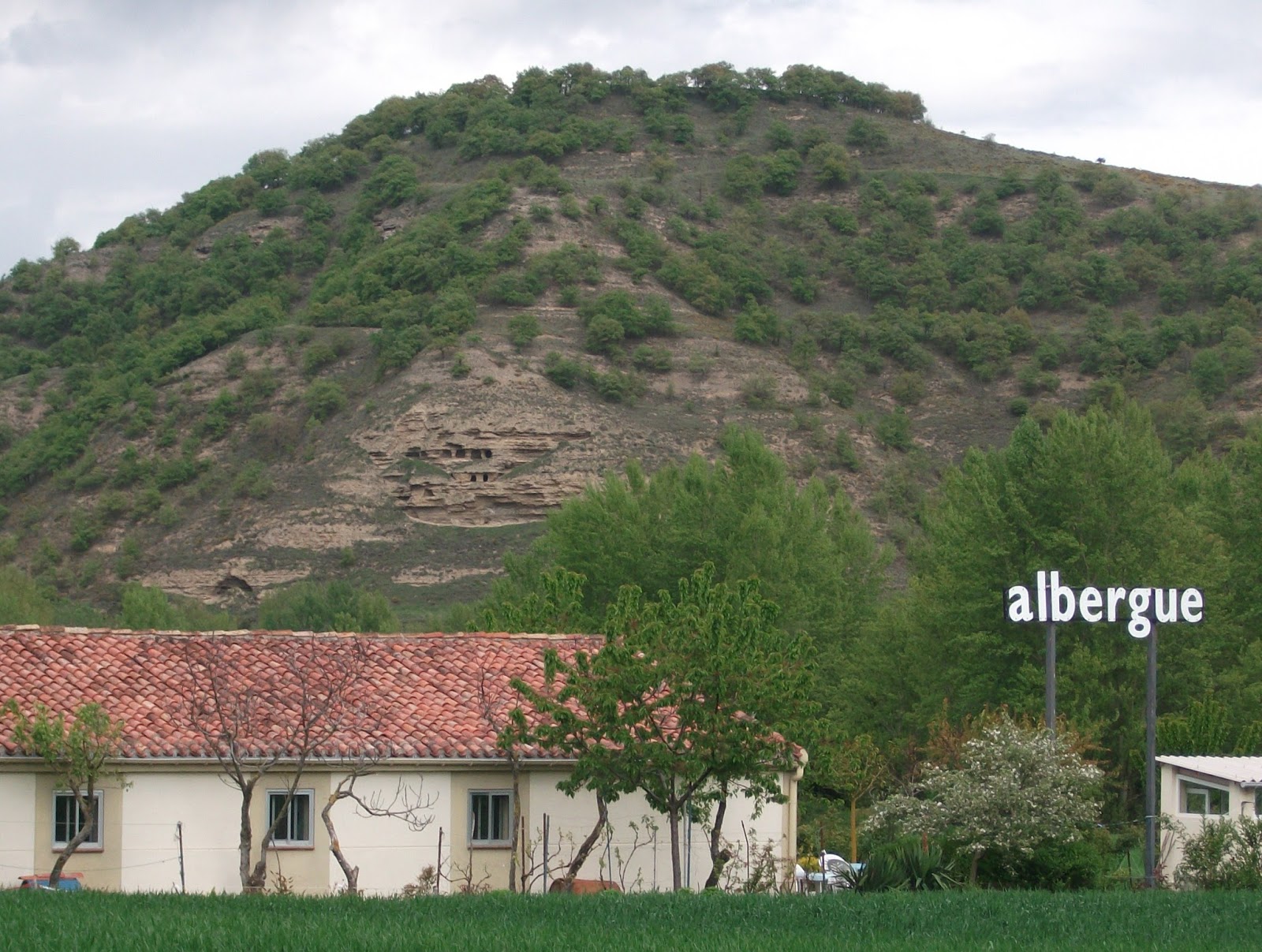 Albergue San Luis de Francia photo 3, albergue accommodation in Villamayor del Rio on the Camino Frances