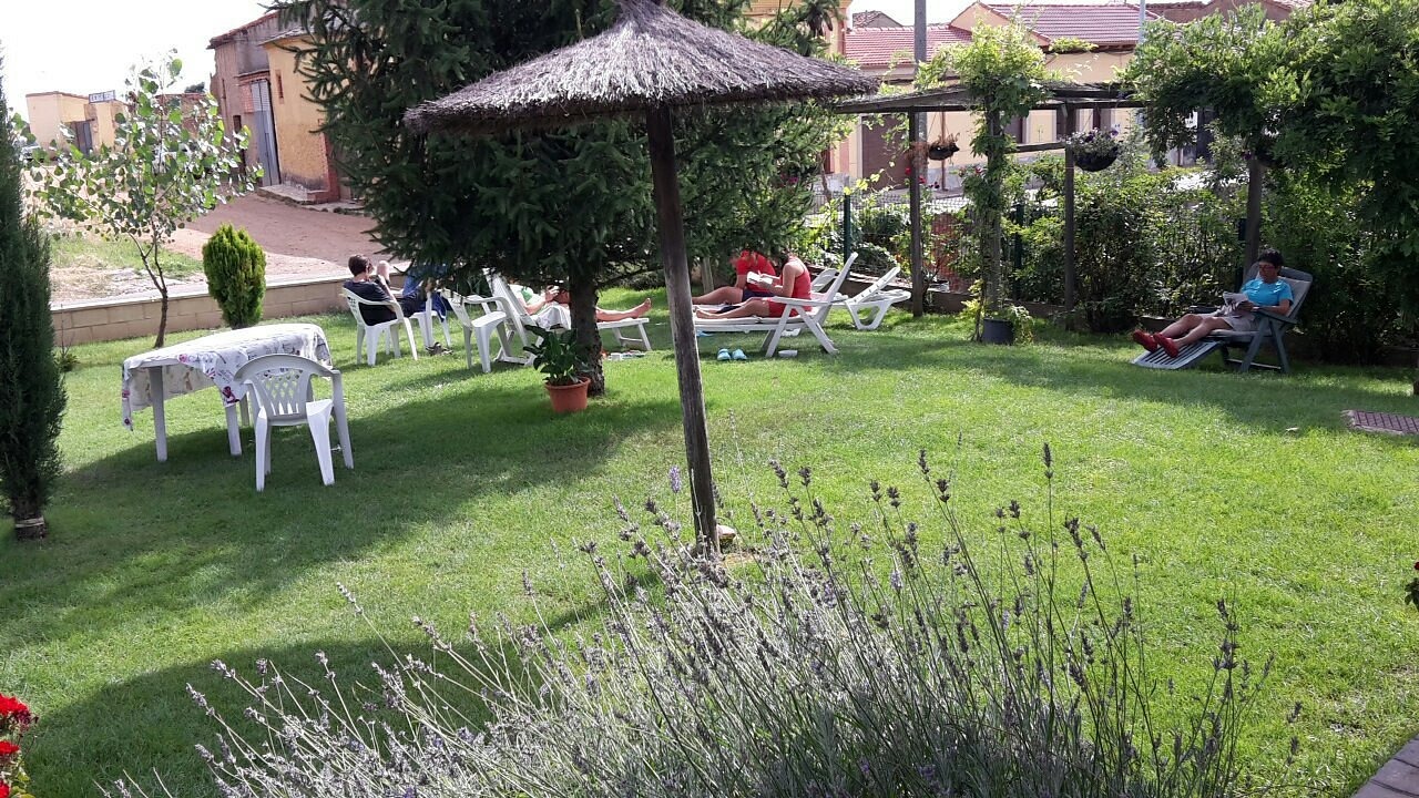Albergue San Antonio de Padua, albergue accommodation in Villar de Mazarife on the Camino Frances