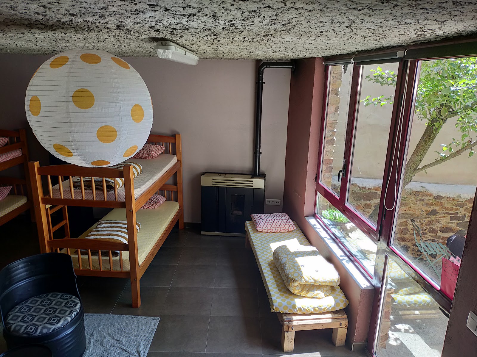 Albergue Gabino photo 4, albergue accommodation in El Ganso on the Camino Frances