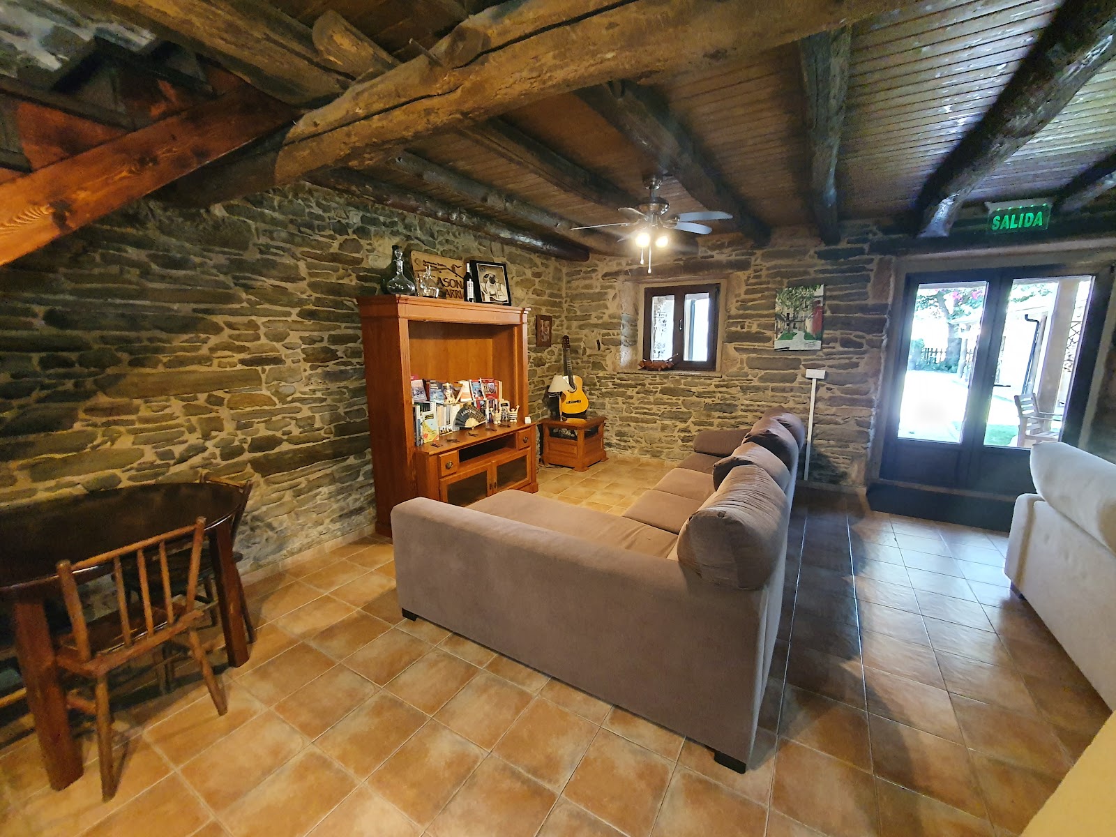 Albergue La Casona photo 3, albergue accommodation in Sarria on the Camino Frances