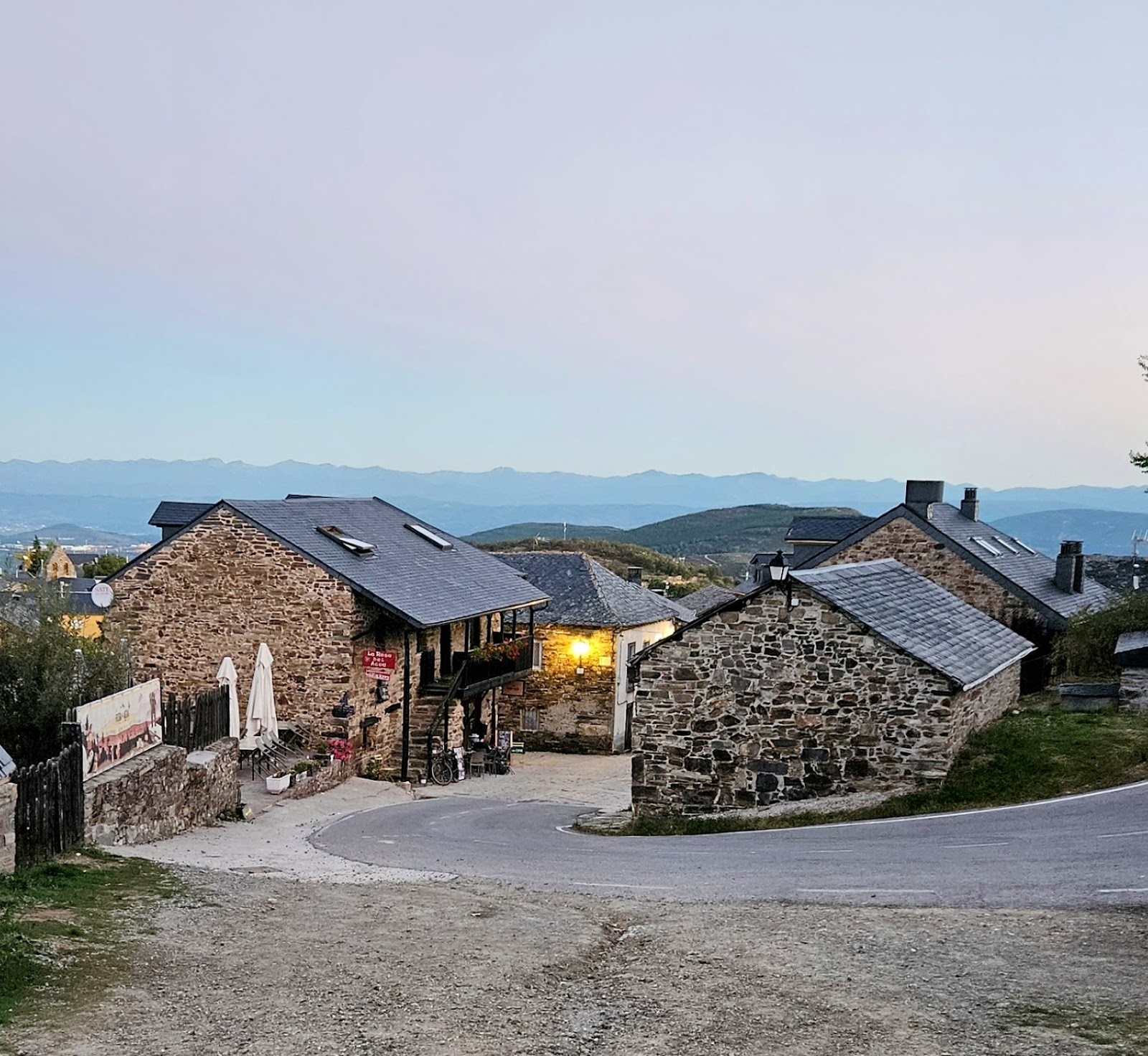 La Rosa del Agua photo 5, pension accommodation in El Acebo on the Camino Frances