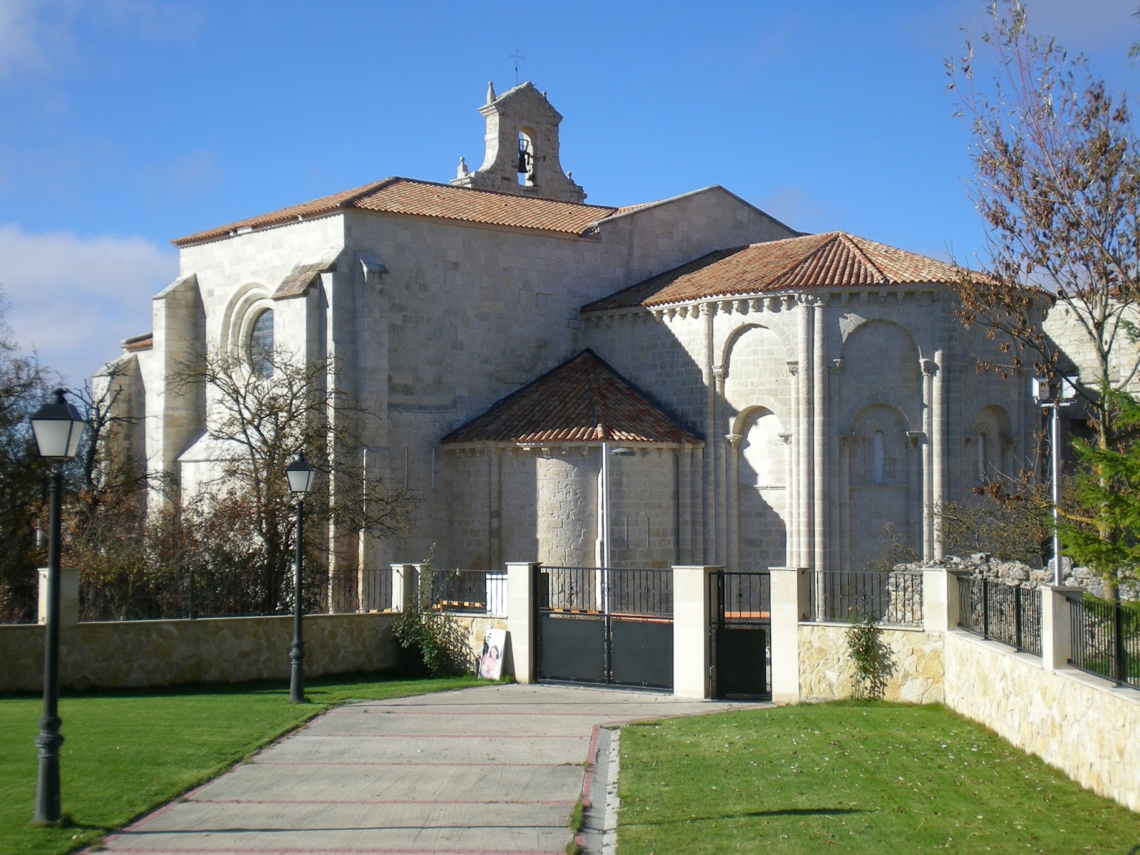 Hotel Rural La Henera, hotel accommodation in San Juan de Ortega on the Camino Frances