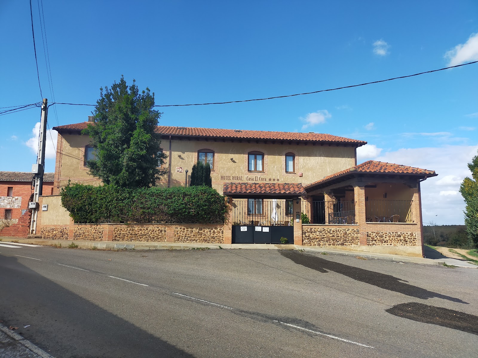 Hotel Casa El Cura, hotel accommodation in Calzadilla de los Hermanillos on the Camino Frances