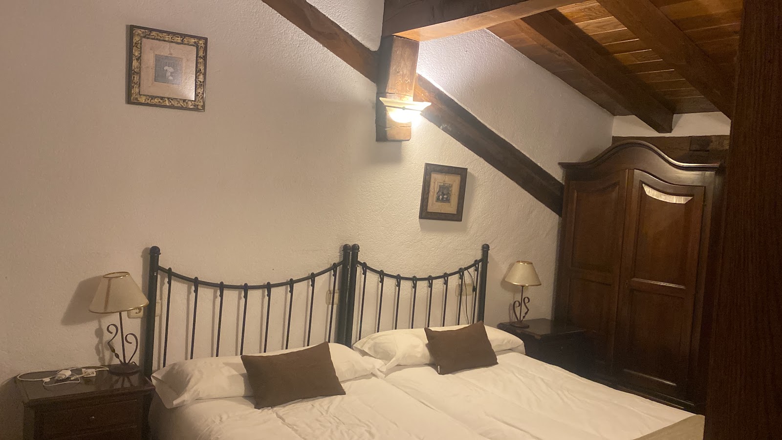 Casas rurales Maitetxu y Orreaga photo 2, pension accommodation in Biskarreta on the Camino Frances