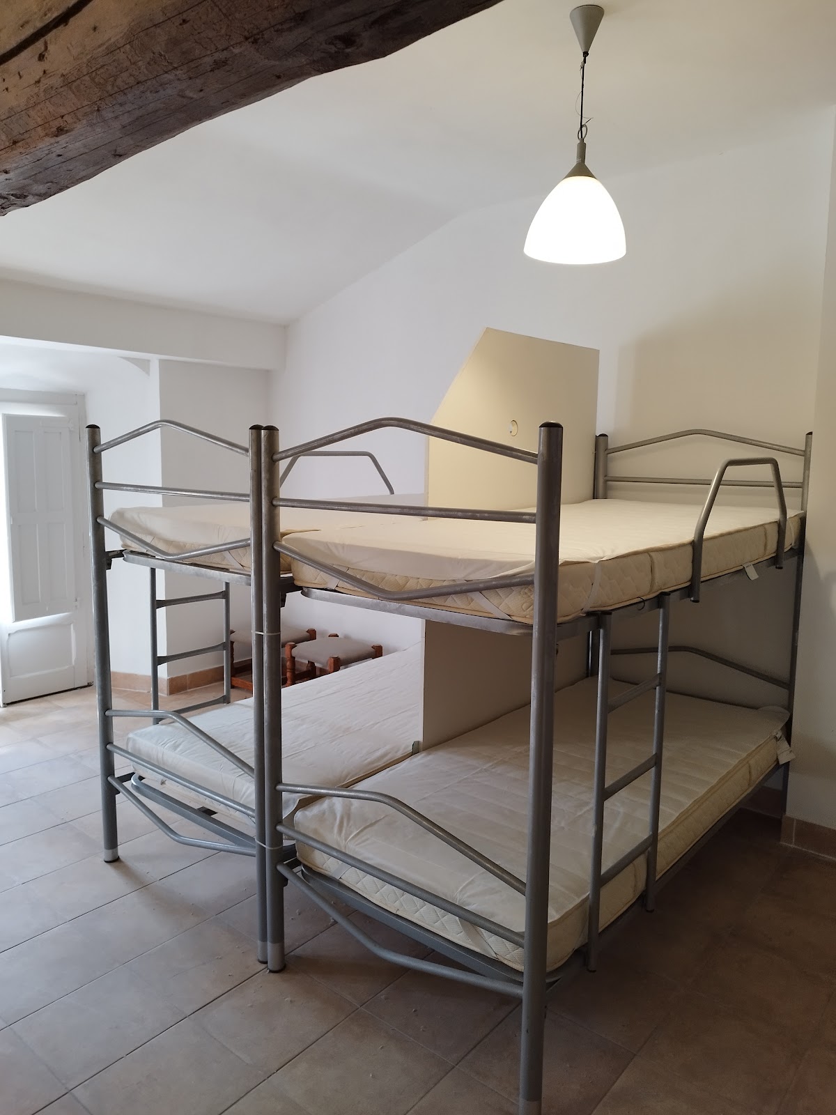 ALBERGUE FOR PILGRIMS, BETANIA - No Reservation, albergue accommodation in Pamplona on the Camino Frances