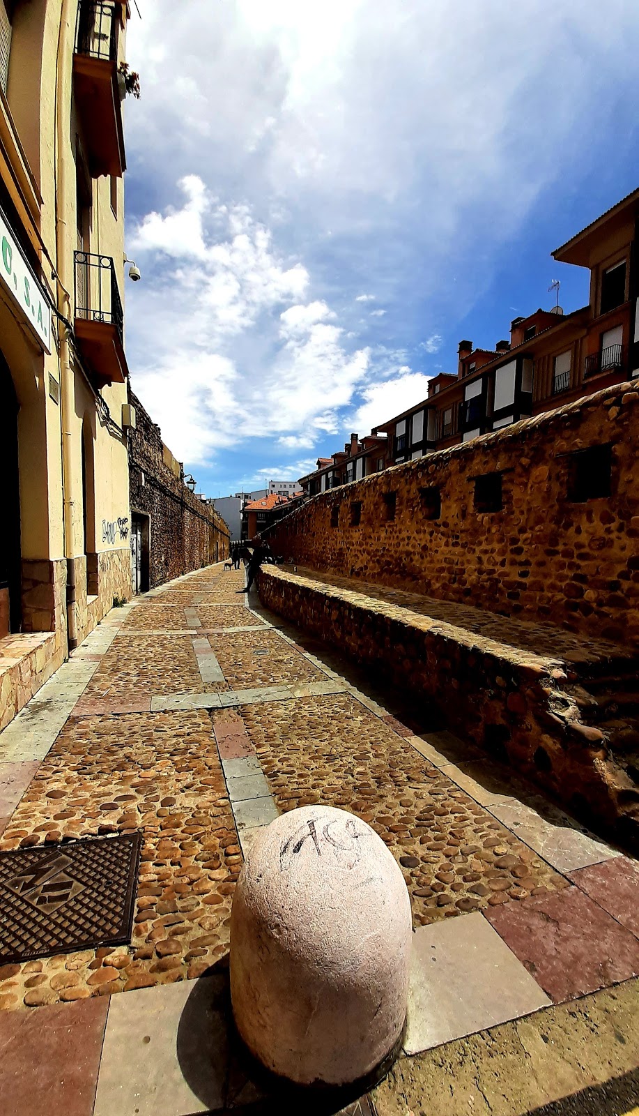 Pensión Sandoval, pension accommodation in León on the Camino Frances