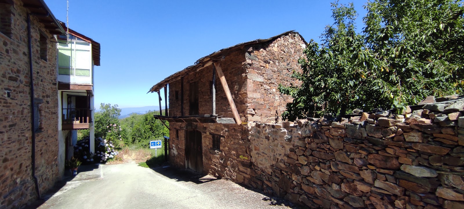 ALBERGUE DE PEREGRINOS MUNICIPAL photo 6, albergue accommodation in Riego de Ambrós on the Camino Frances