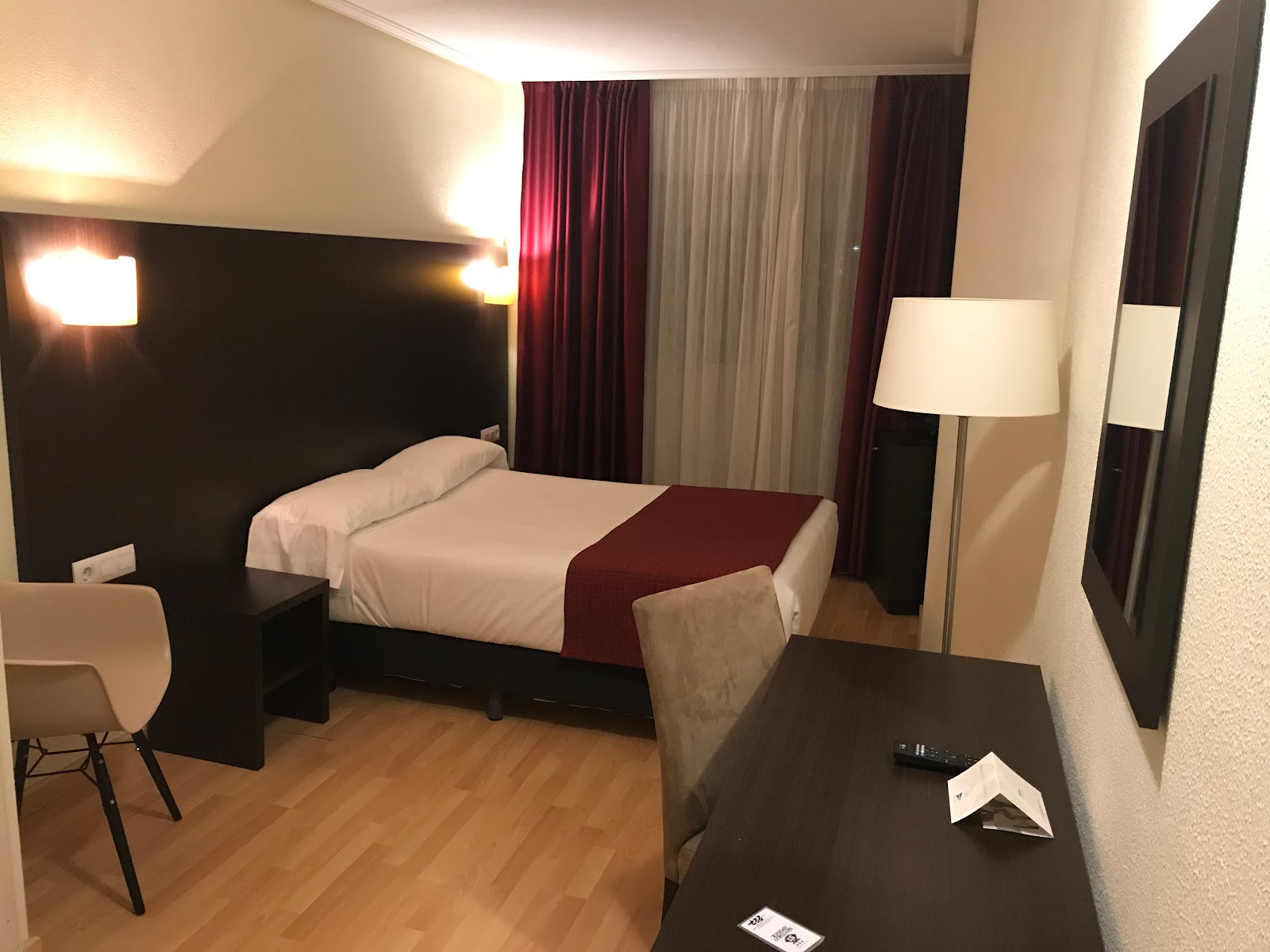 Hotel Santiago Apóstol photo 8, hotel accommodation in Monte do Gozo on the Camino Frances