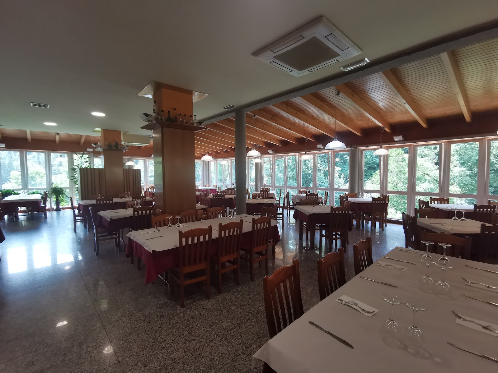 A Veiga Restaurante, hotel accommodation in Samos on the Camino Frances
