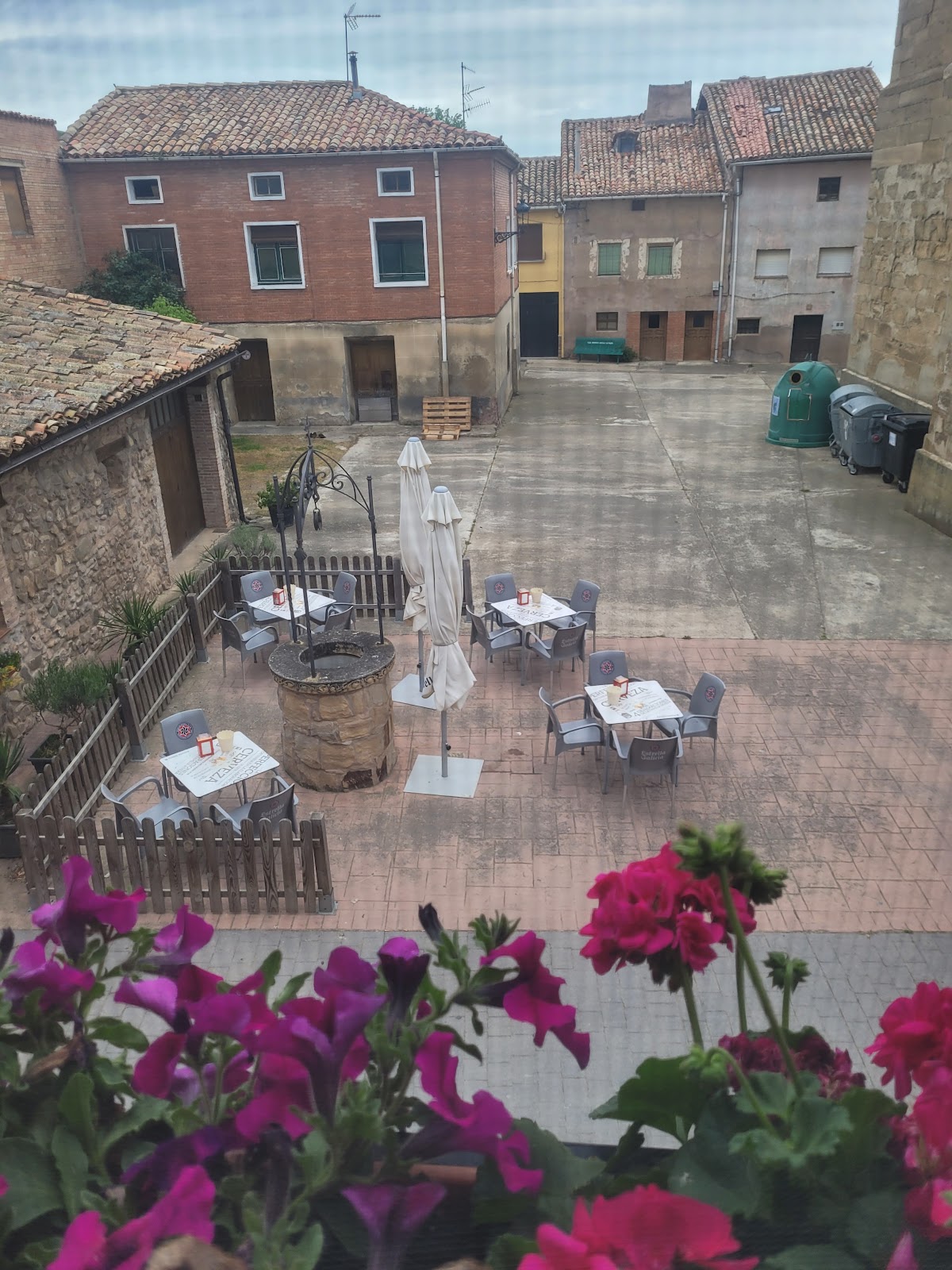 Hotel Redecilla del Camino, hotel accommodation in Redecilla del Camino on the Camino Frances