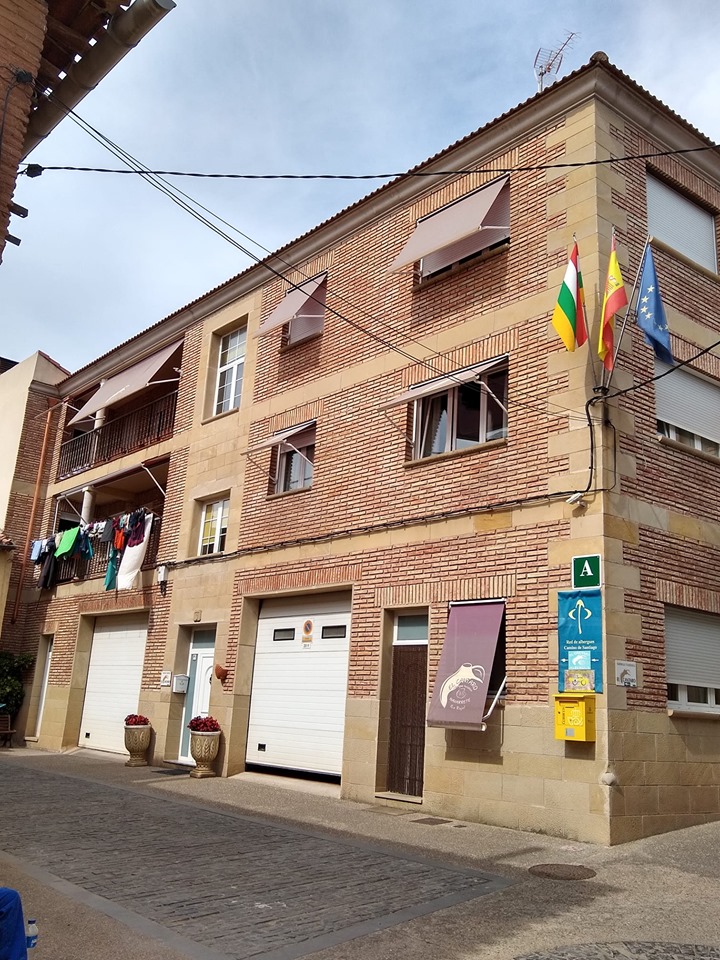 Albergue El Cántaro, albergue accommodation in Navarrete on the Camino Frances