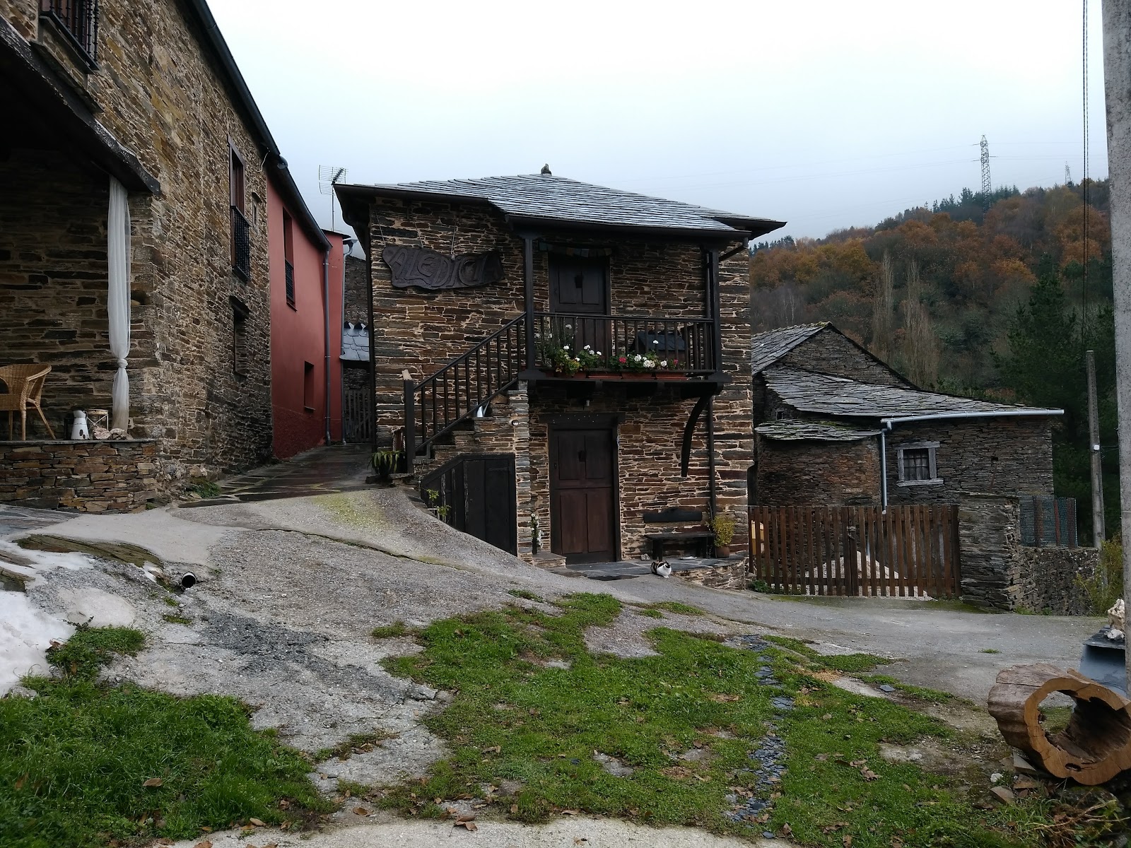 Refugio Del Oribio photo 9, albergue accommodation in Triacastela on the Camino Frances