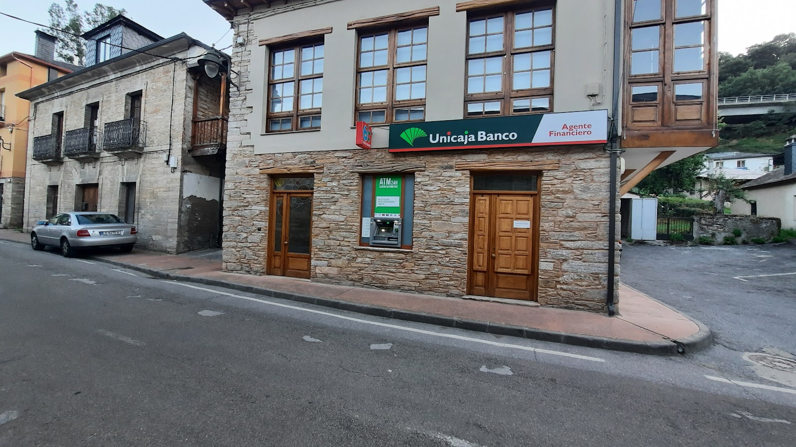 Casa Rural Pandelo ( Alquiler Completo maximo 4 plazas), apartment accommodation in Vega de Valcarce on the Camino Frances