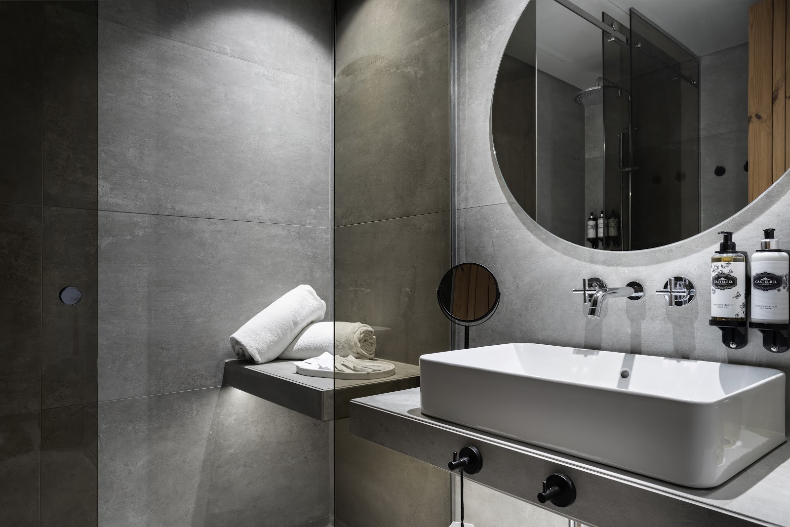 ICON Duplo Ribeira photo 3, hotel accommodation in Porto on the Camino Portuguese