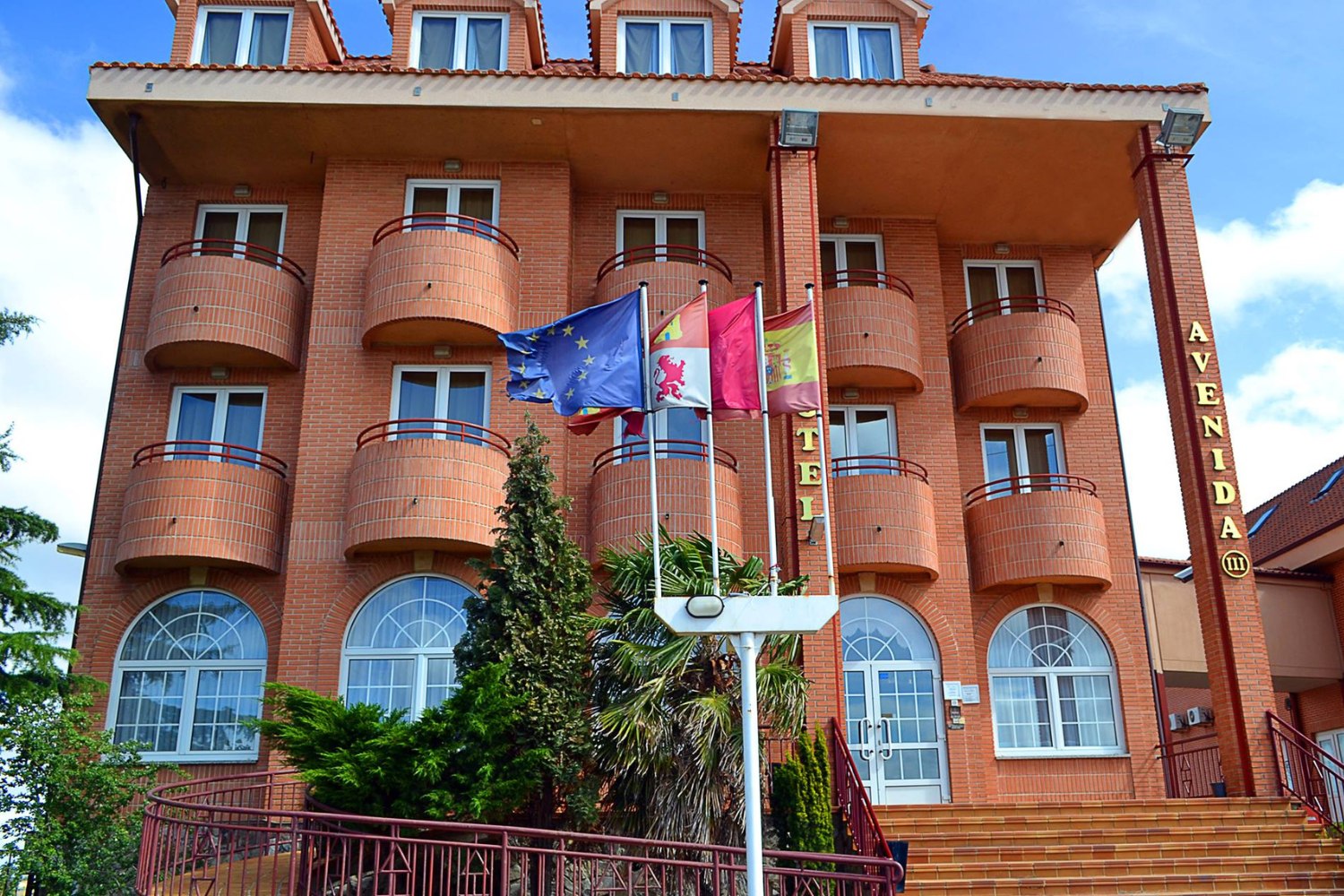 Hotel Avenida III, hotel accommodation in Villadangos del Páramo on the Camino Frances