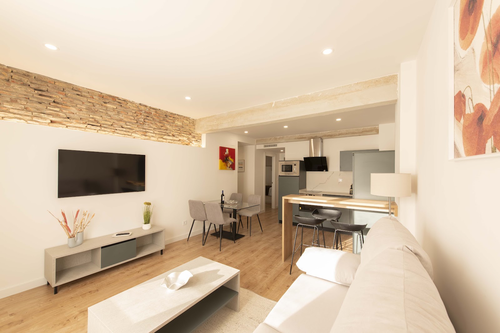 ALAIA ROOMS, Tourist Apartments & Hostel, apartment accommodation in Logroño on the Camino Frances