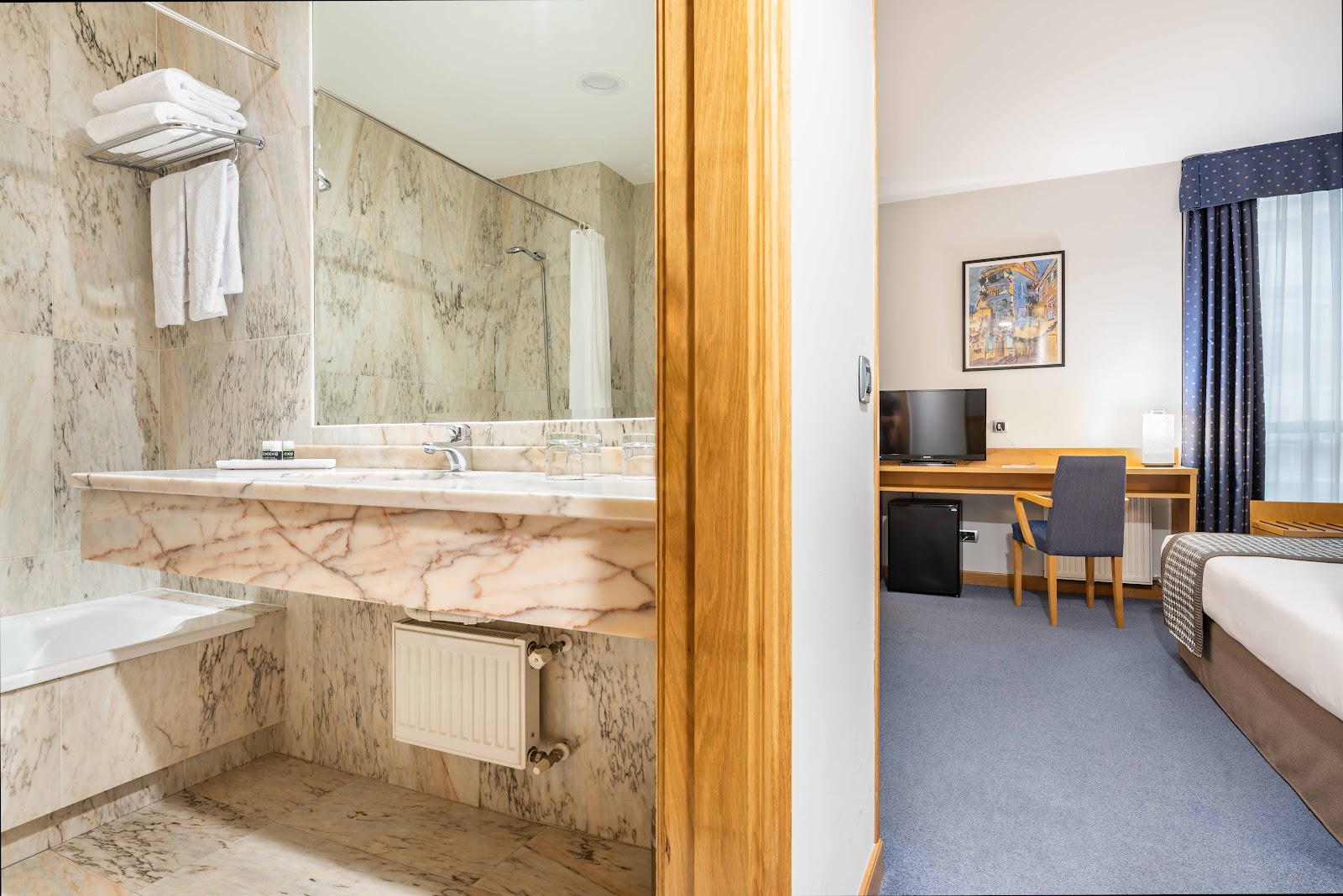 Hotel Exe Area Central photo 4, hotel accommodation in Santiago de Compostela on the Camino Frances