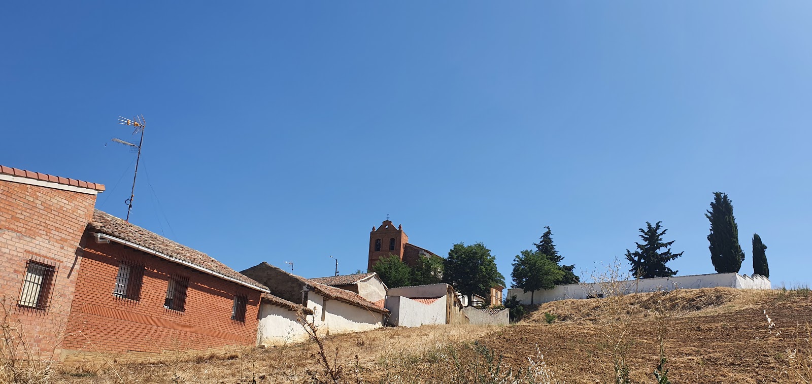 Ledigos locality view on the Camino Frances route