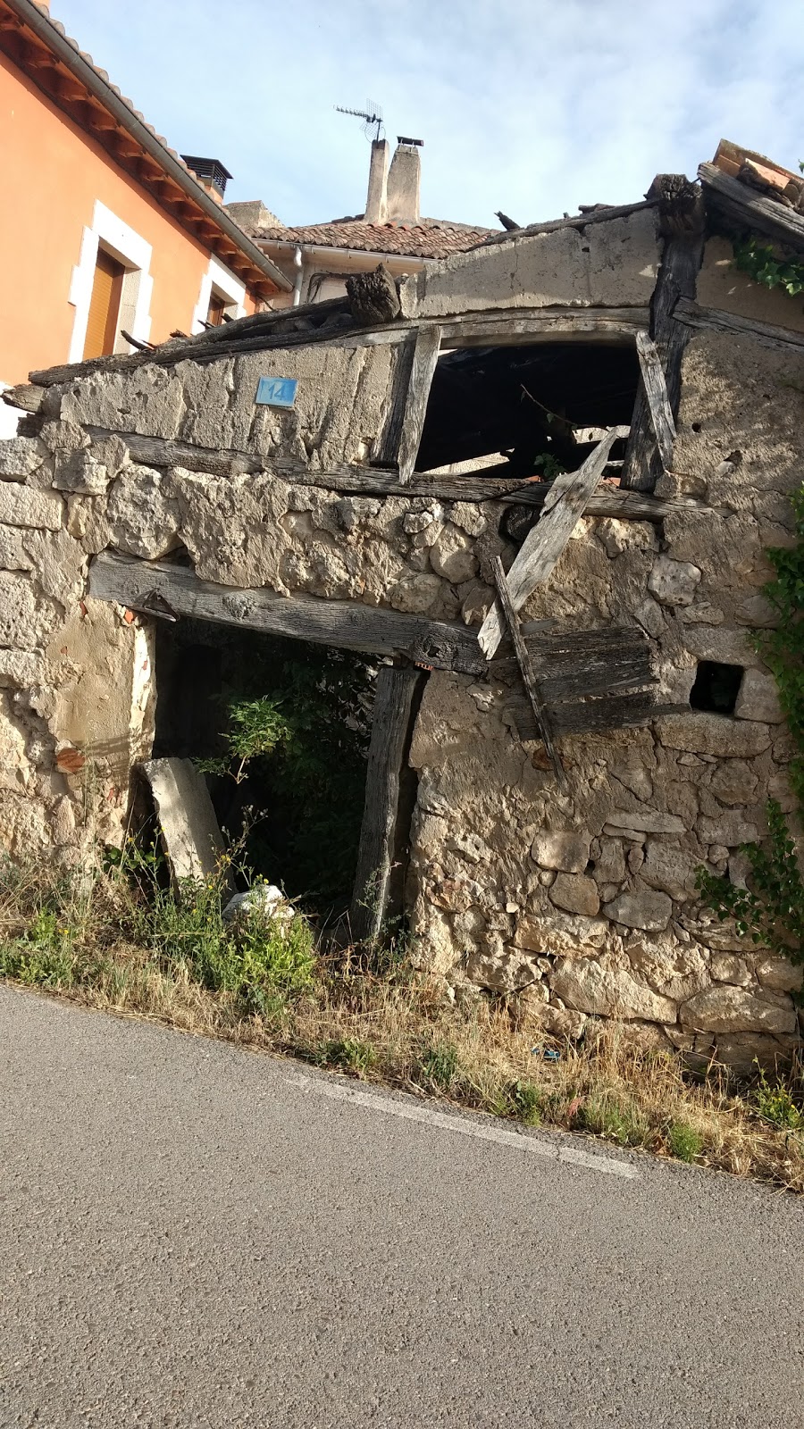 Cardeñuela de Ríopico locality view on the Camino Frances route